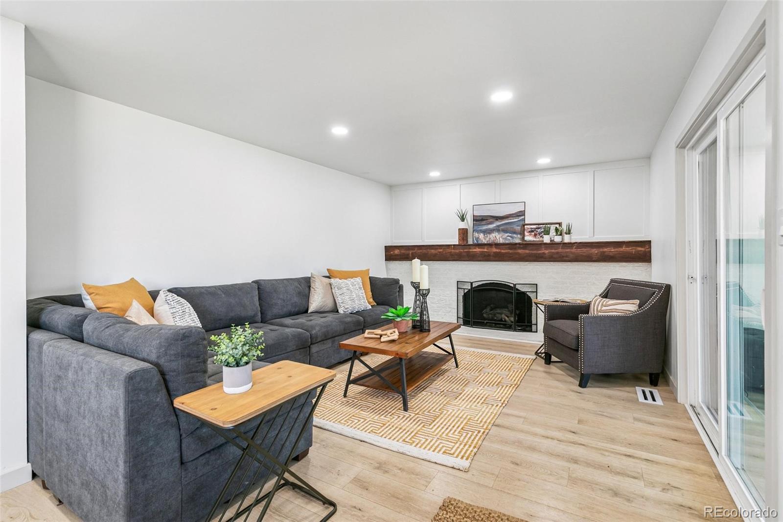 MLS Image #10 for 3151 s holly place,denver, Colorado
