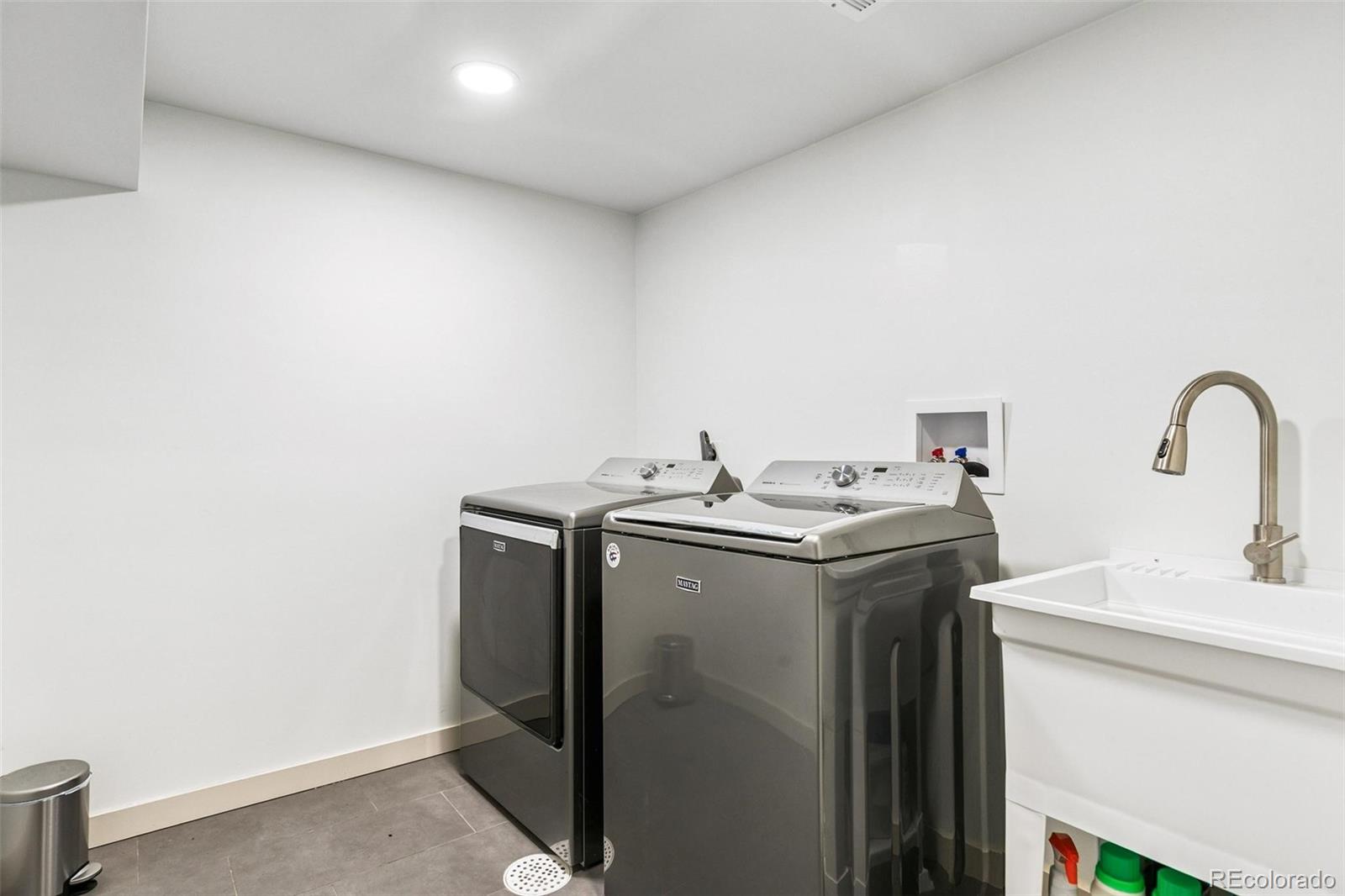 MLS Image #32 for 3151 s holly place,denver, Colorado
