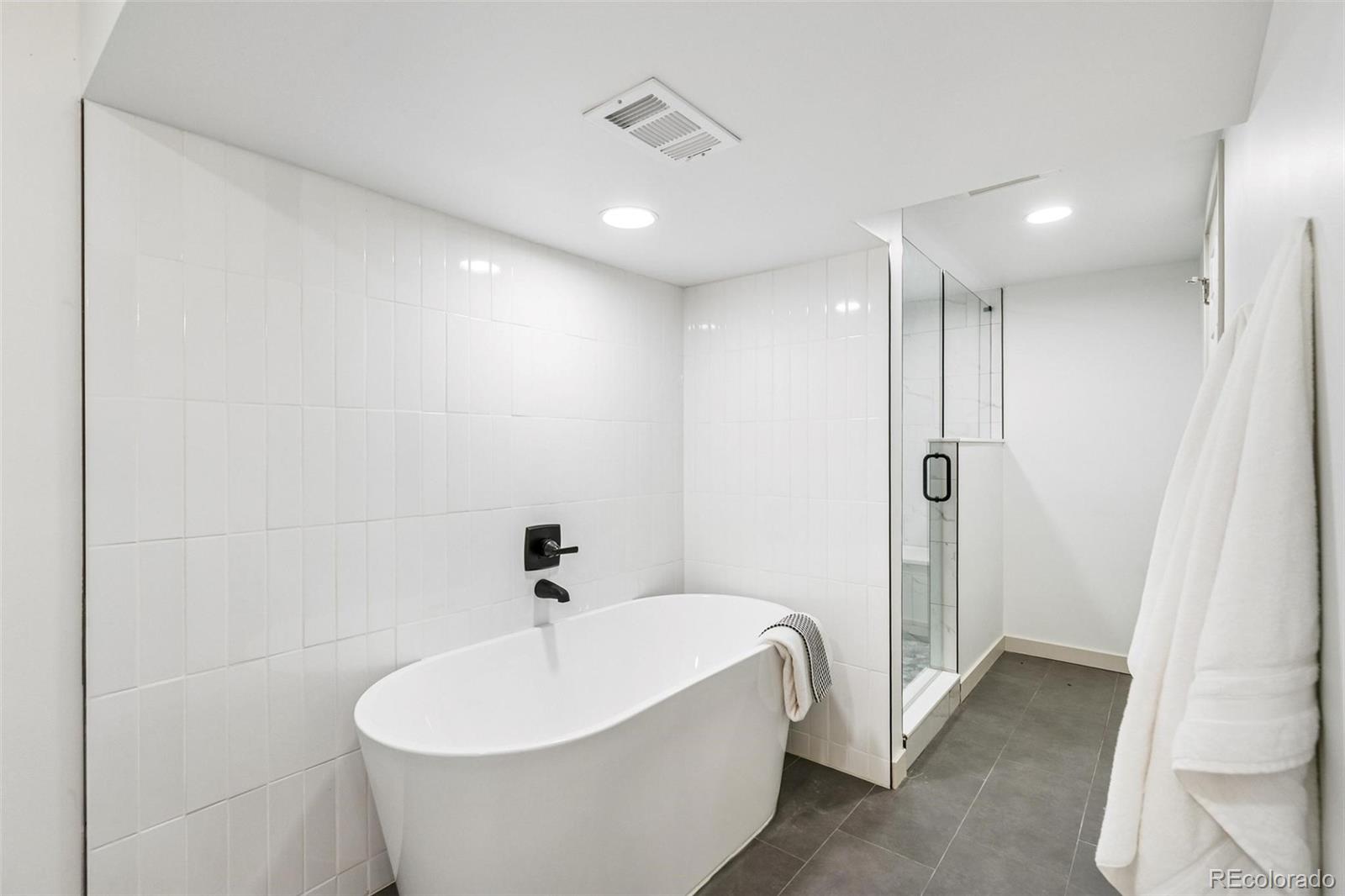 MLS Image #39 for 3151 s holly place,denver, Colorado