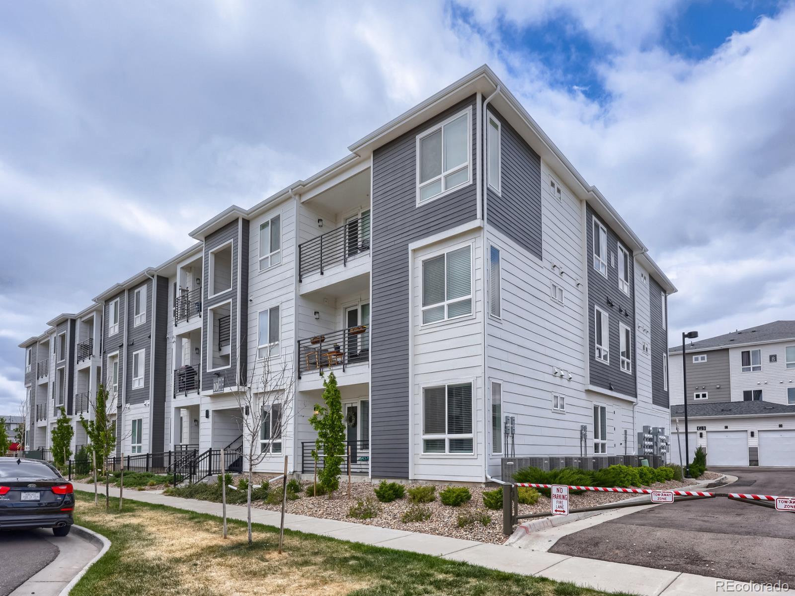 MLS Image #9 for 6153 n ceylon street,denver, Colorado