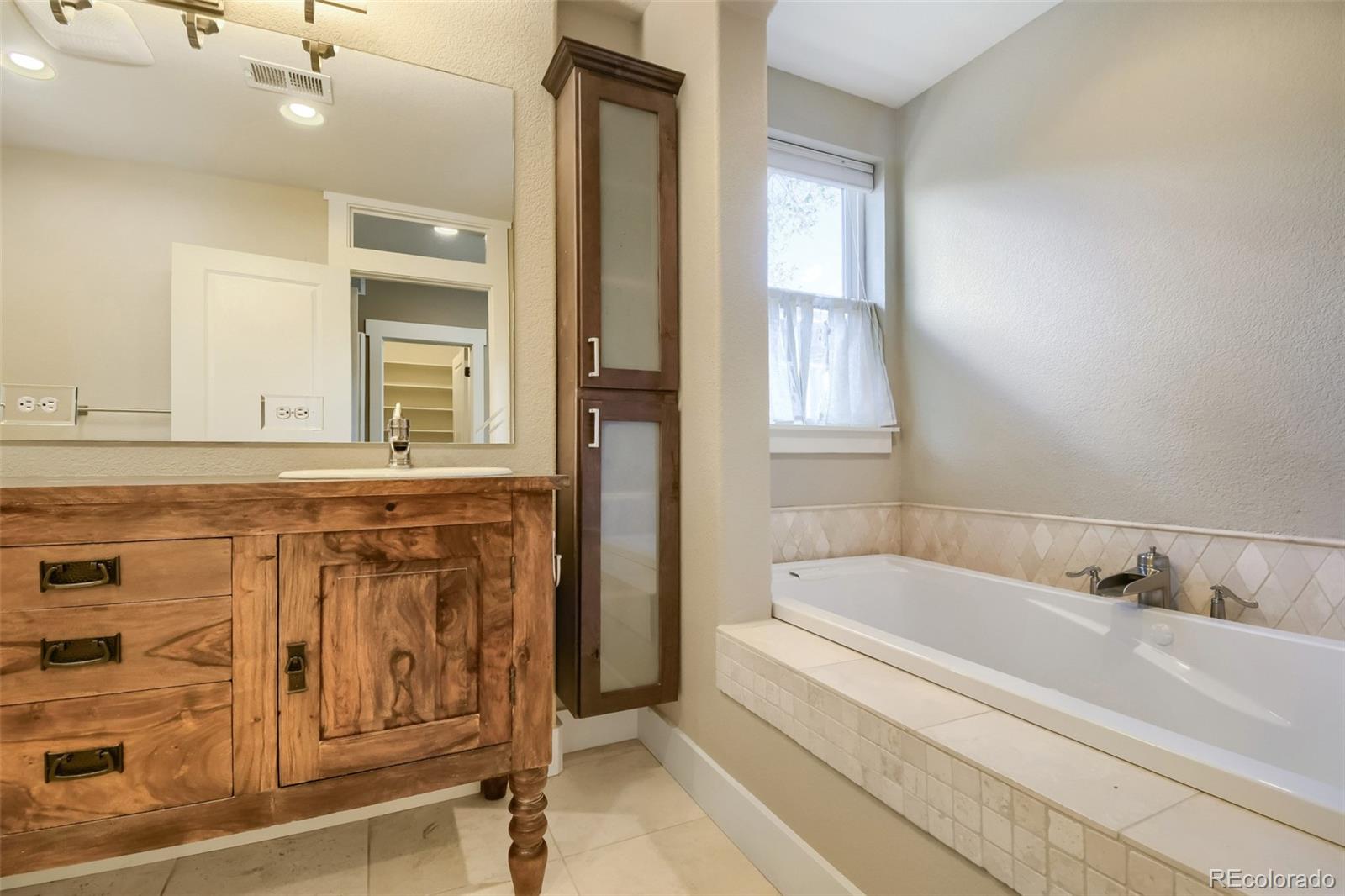 MLS Image #18 for 3384 w 33rd avenue ,denver, Colorado