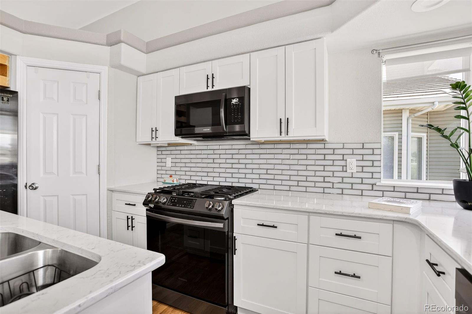 MLS Image #11 for 20395 e 49th avenue,denver, Colorado