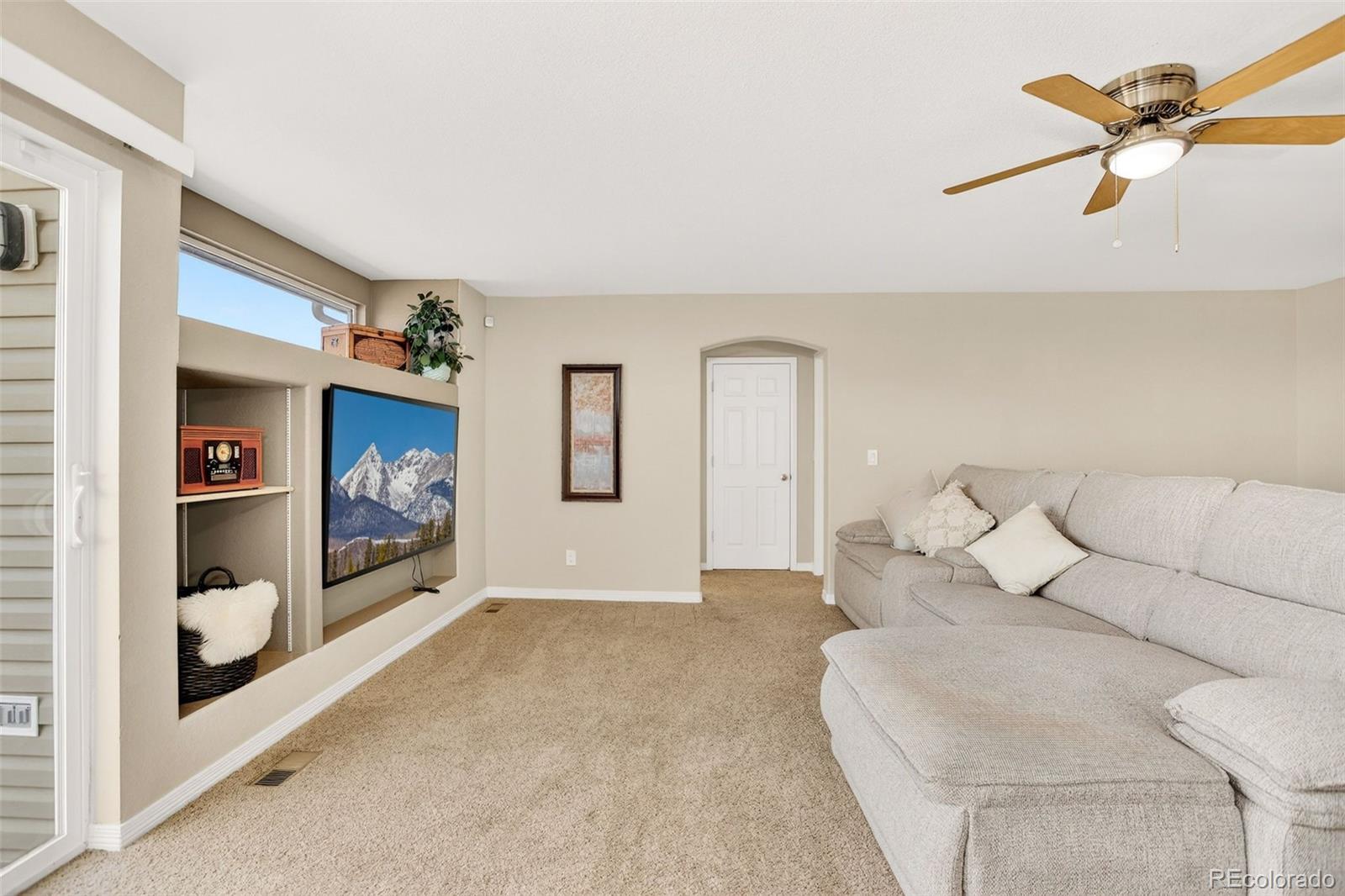 MLS Image #15 for 20395 e 49th avenue,denver, Colorado