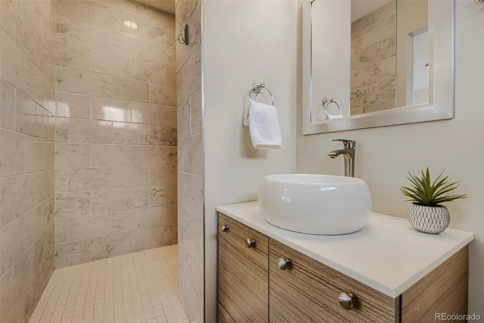 MLS Image #15 for 910 e briarwood circle,centennial, Colorado