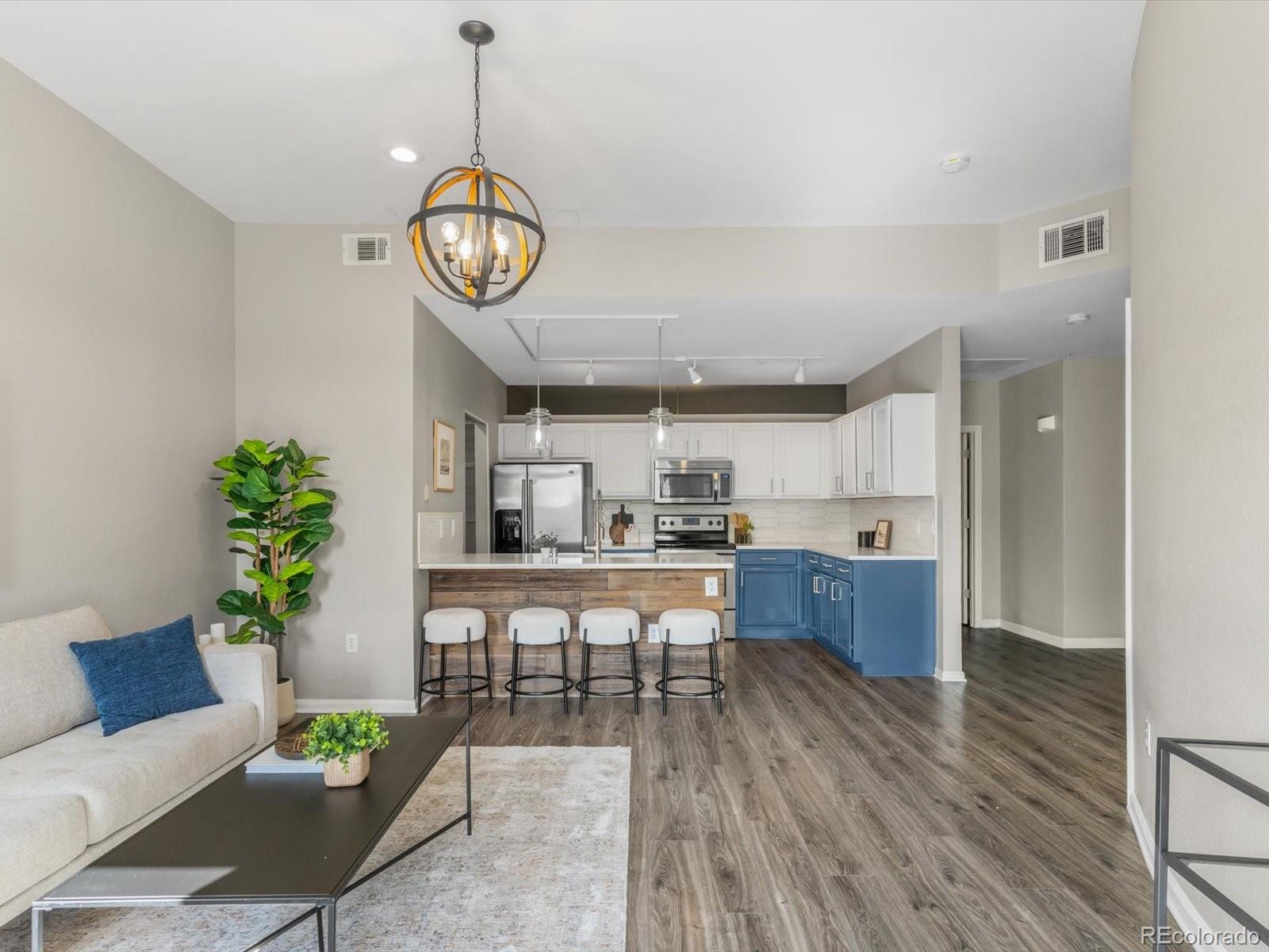 MLS Image #4 for 15475  andrews drive,denver, Colorado