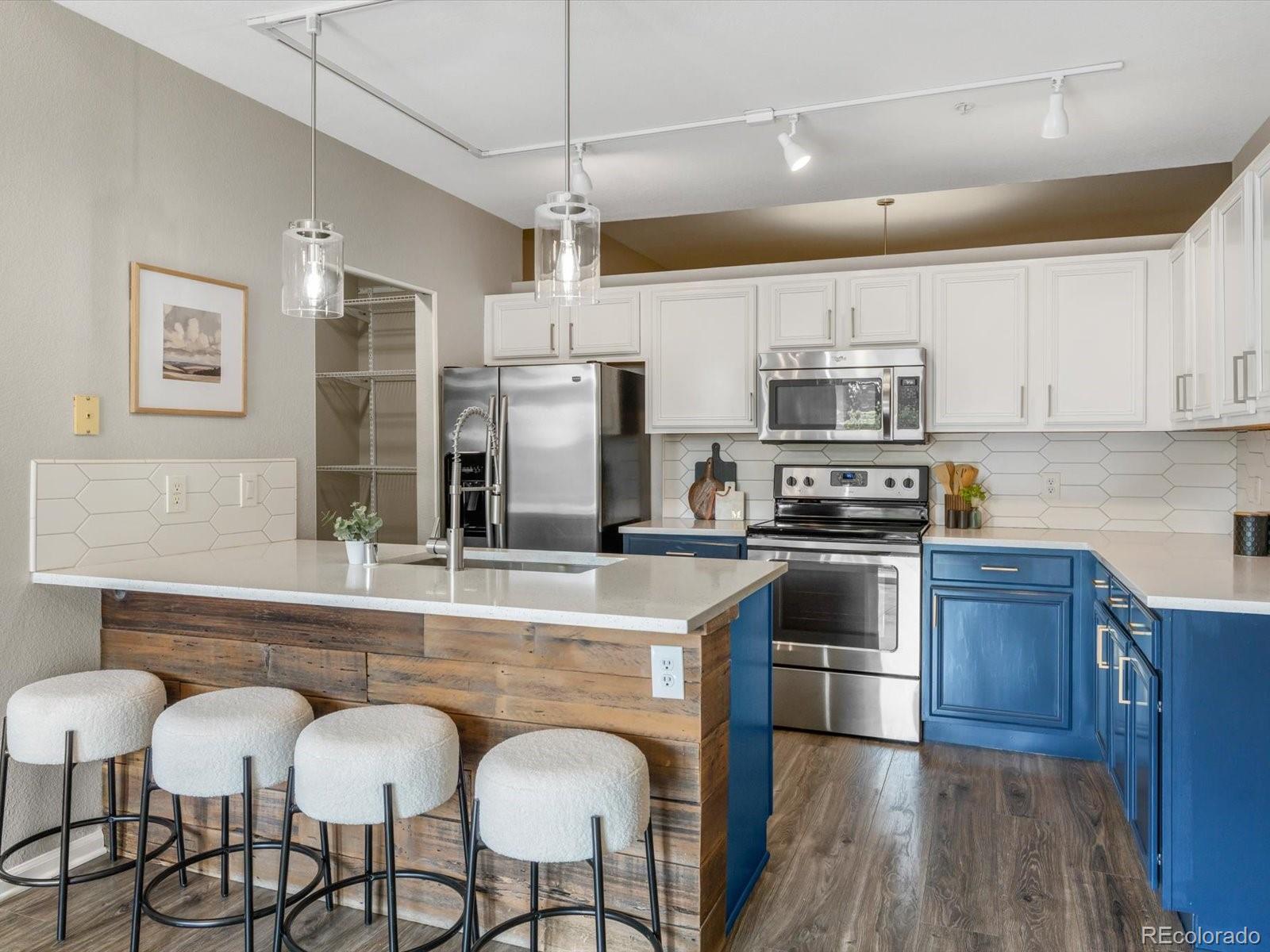 MLS Image #6 for 15475  andrews drive,denver, Colorado