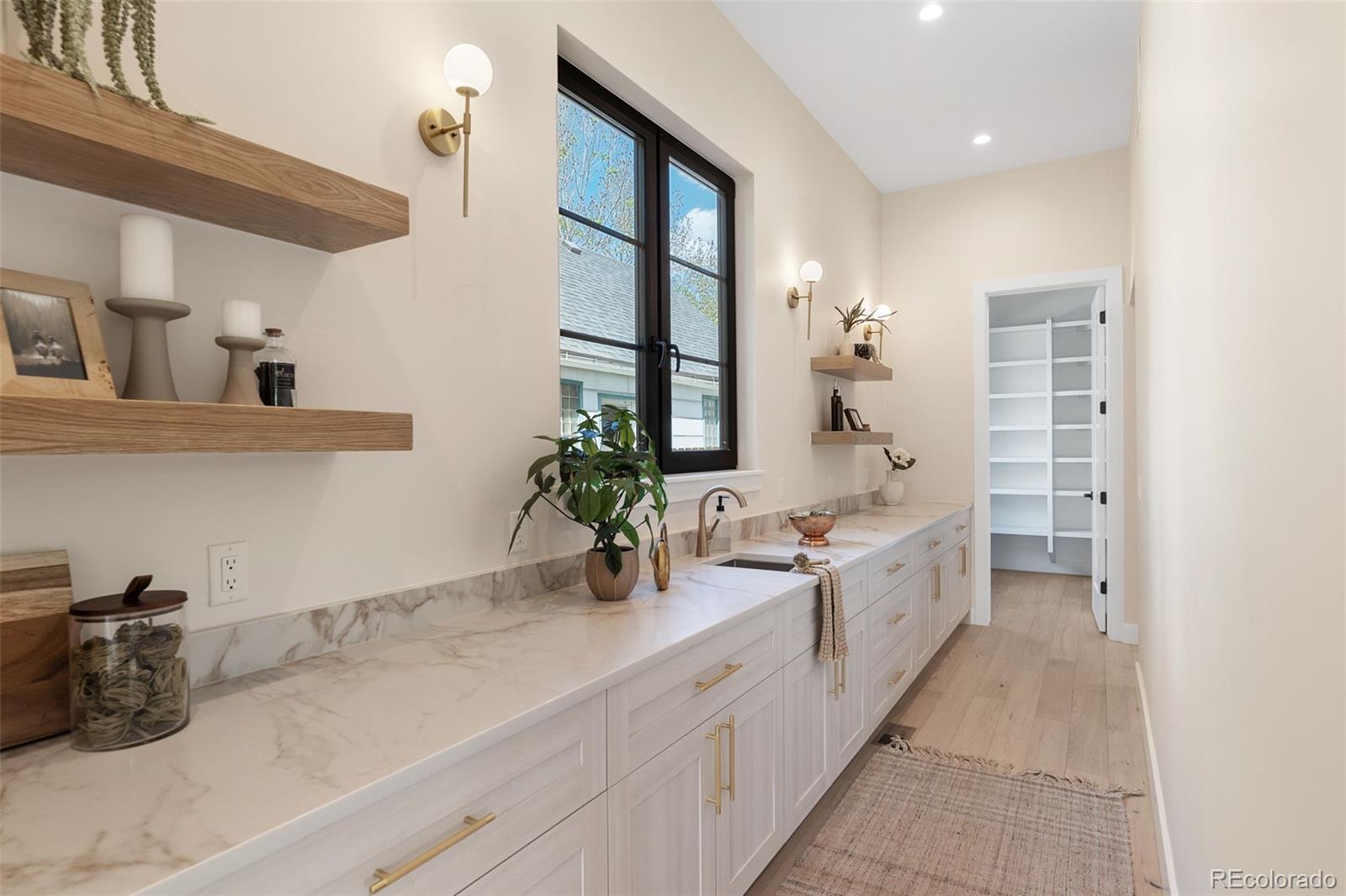 MLS Image #10 for 1847 s clarkson street,denver, Colorado