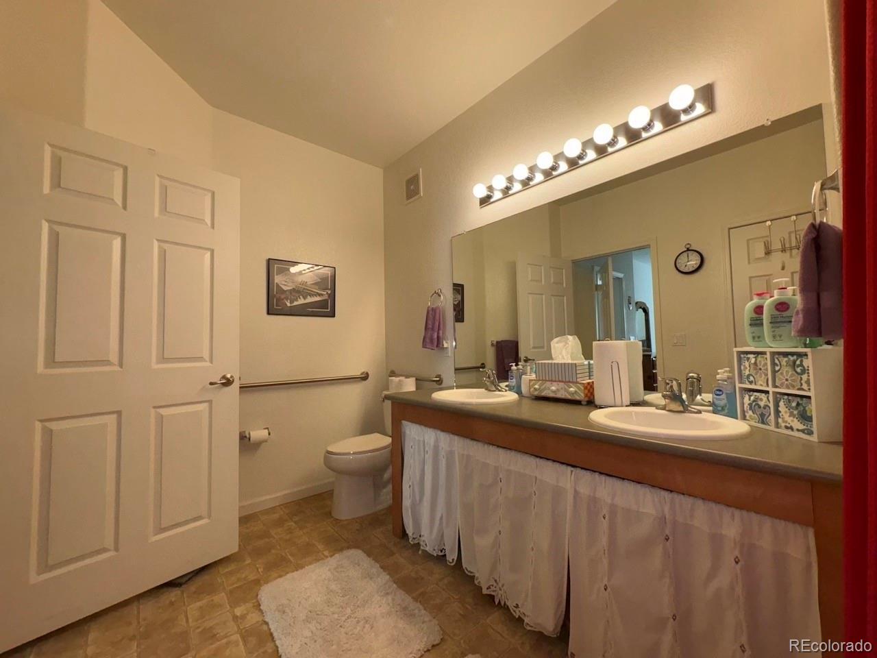 MLS Image #15 for 23405 e 5th place,aurora, Colorado