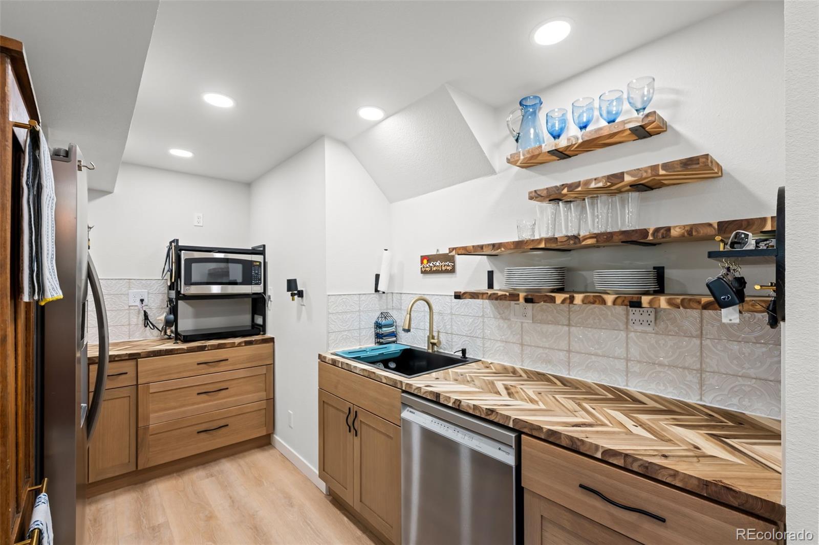 MLS Image #32 for 755  old stone drive,highlands ranch, Colorado