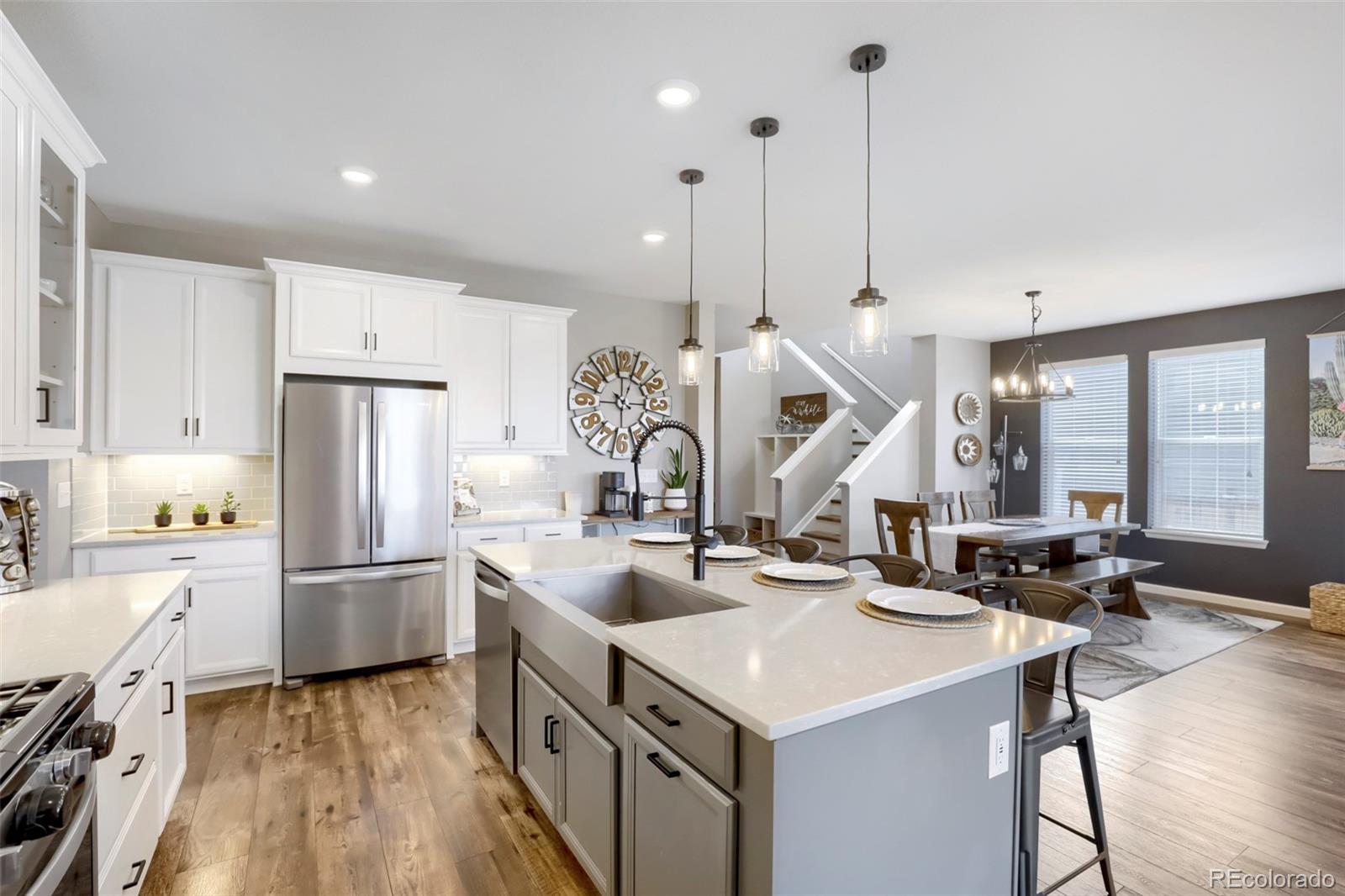 MLS Image #10 for 845 n waterloo circle,aurora, Colorado