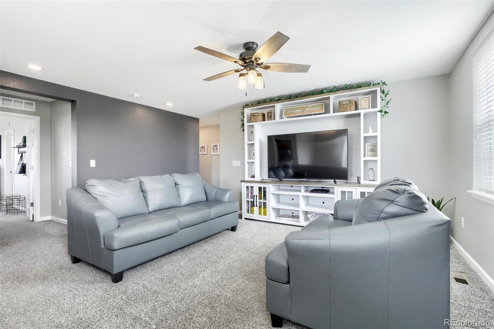 MLS Image #13 for 845 n waterloo circle,aurora, Colorado