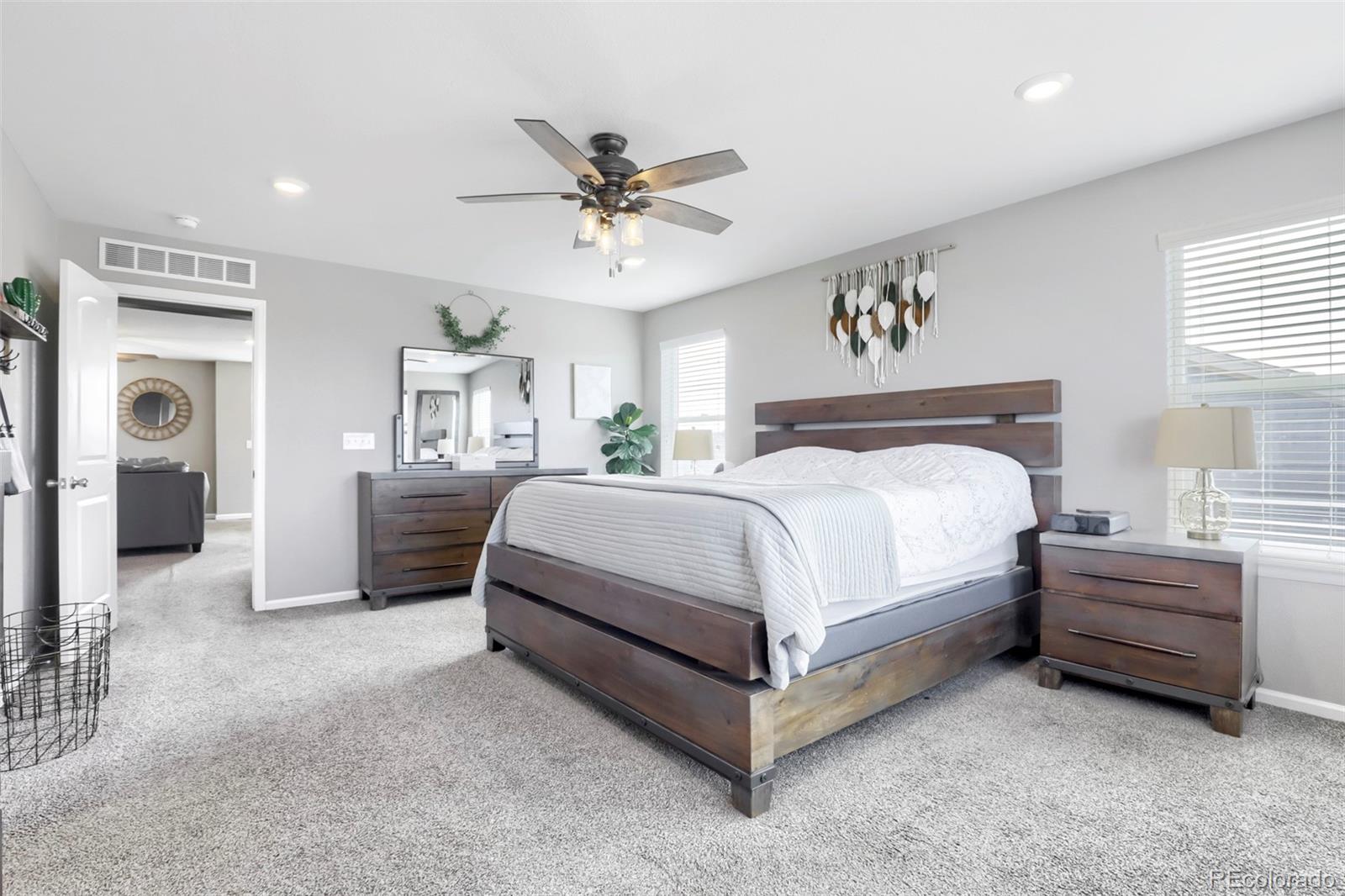 MLS Image #15 for 845 n waterloo circle,aurora, Colorado