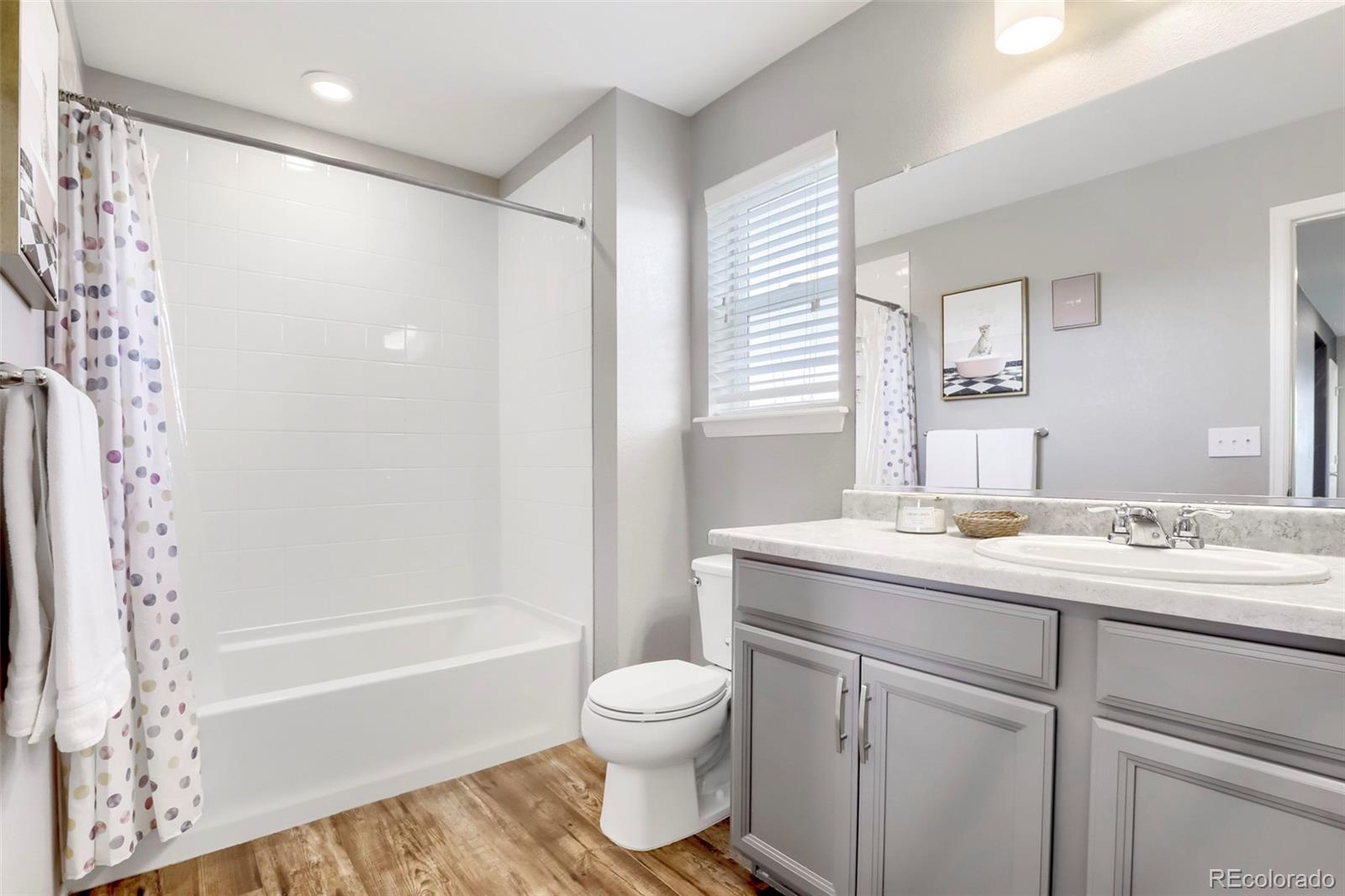MLS Image #23 for 845 n waterloo circle,aurora, Colorado