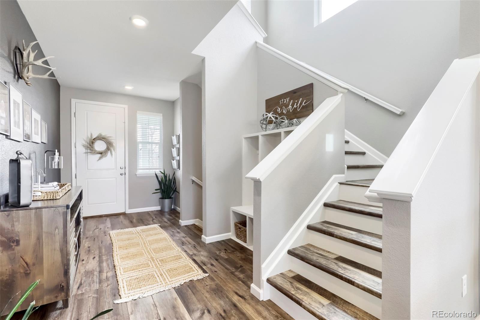 MLS Image #3 for 845 n waterloo circle,aurora, Colorado