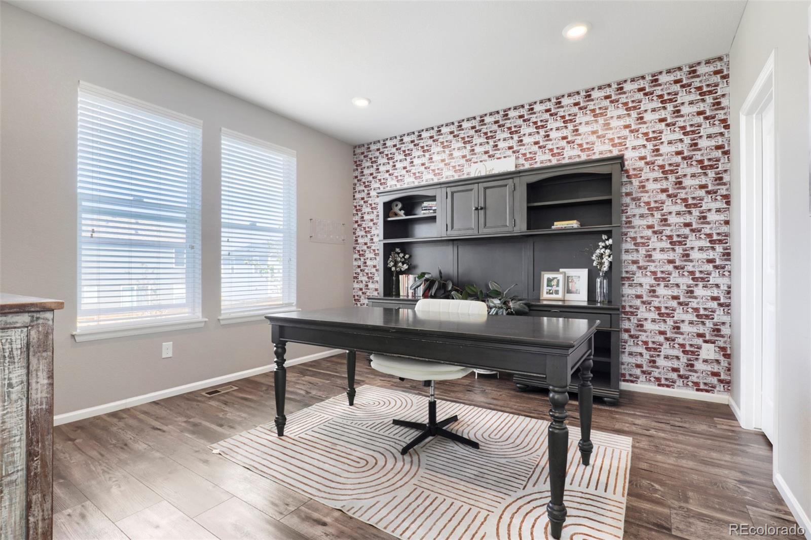 MLS Image #7 for 845 n waterloo circle,aurora, Colorado