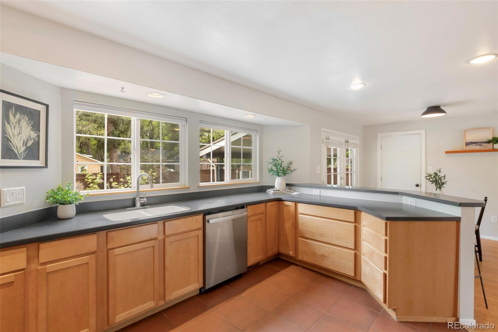 MLS Image #9 for 509 w cheyenne road,colorado springs, Colorado