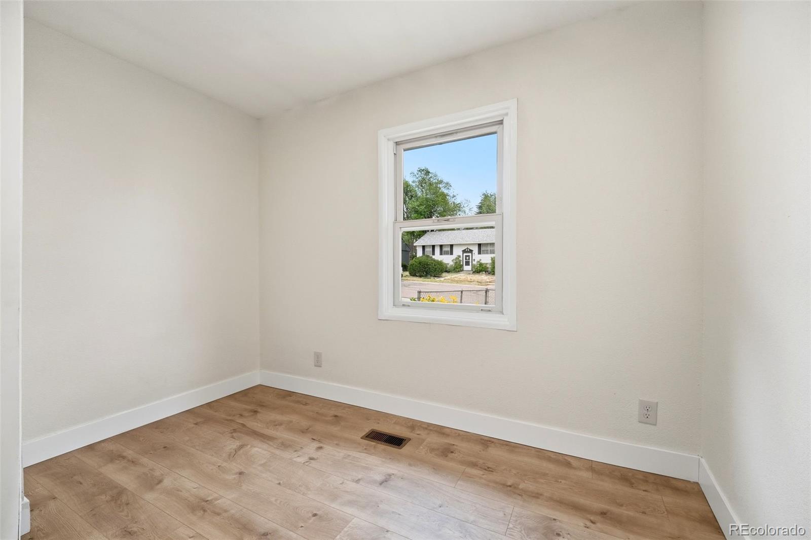 MLS Image #9 for 16 n brentwood drive,colorado springs, Colorado