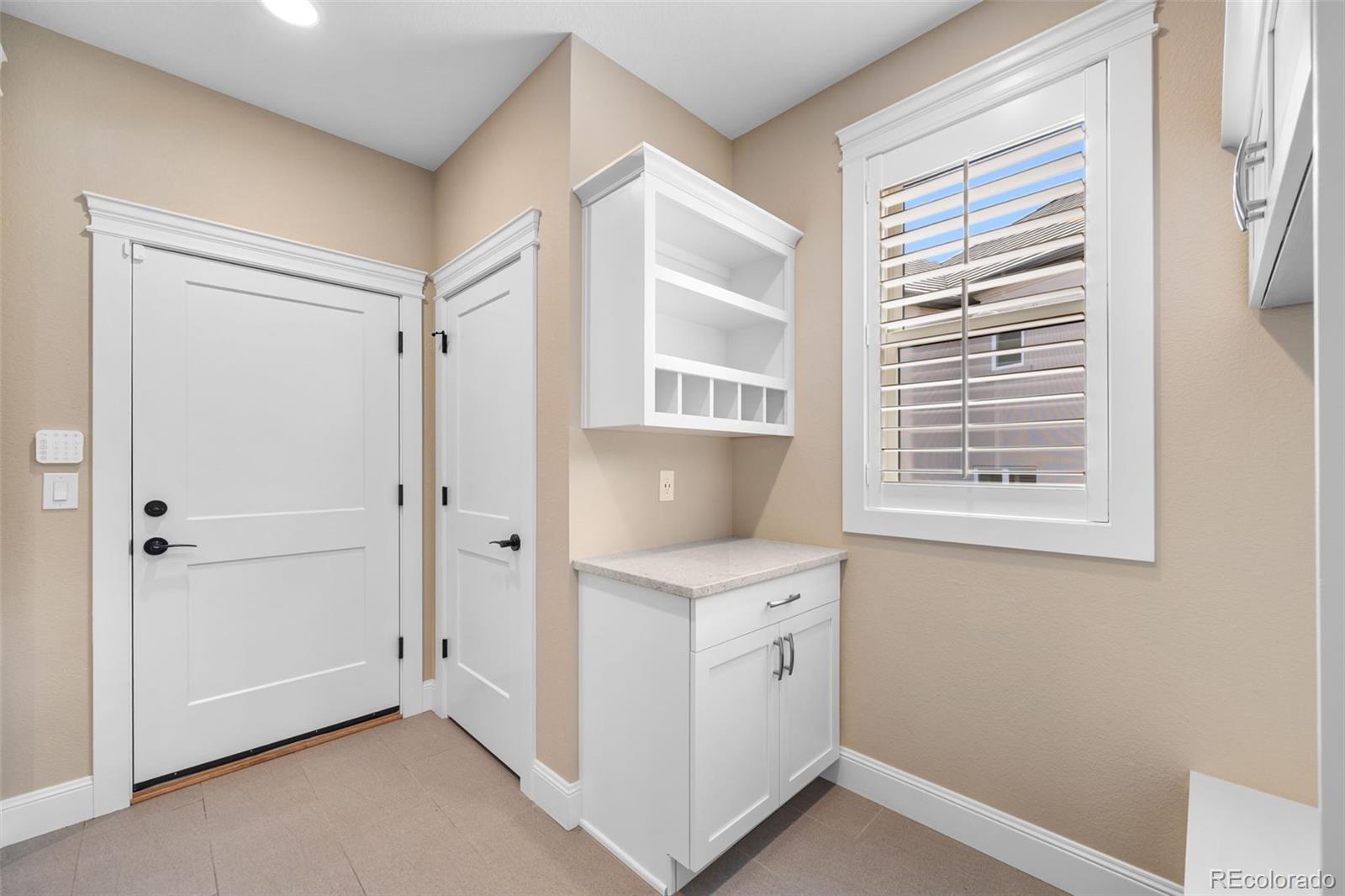 MLS Image #28 for 27001 e long circle,aurora, Colorado