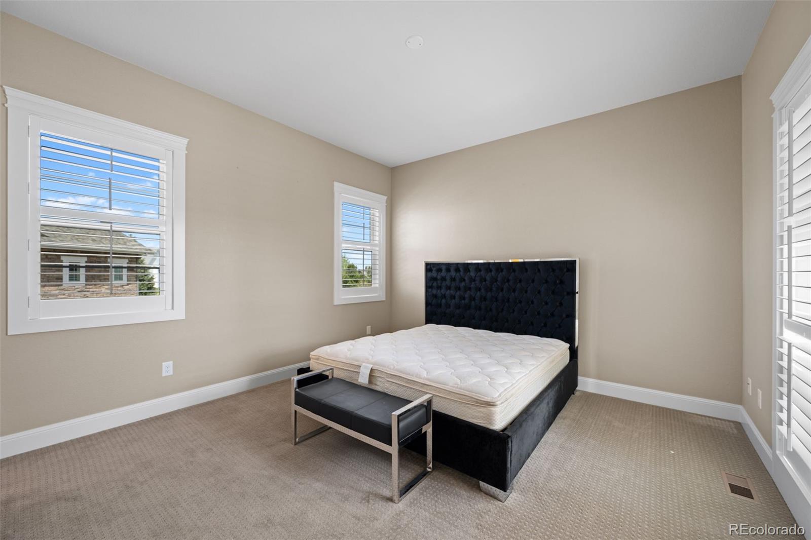 MLS Image #29 for 27001 e long circle,aurora, Colorado