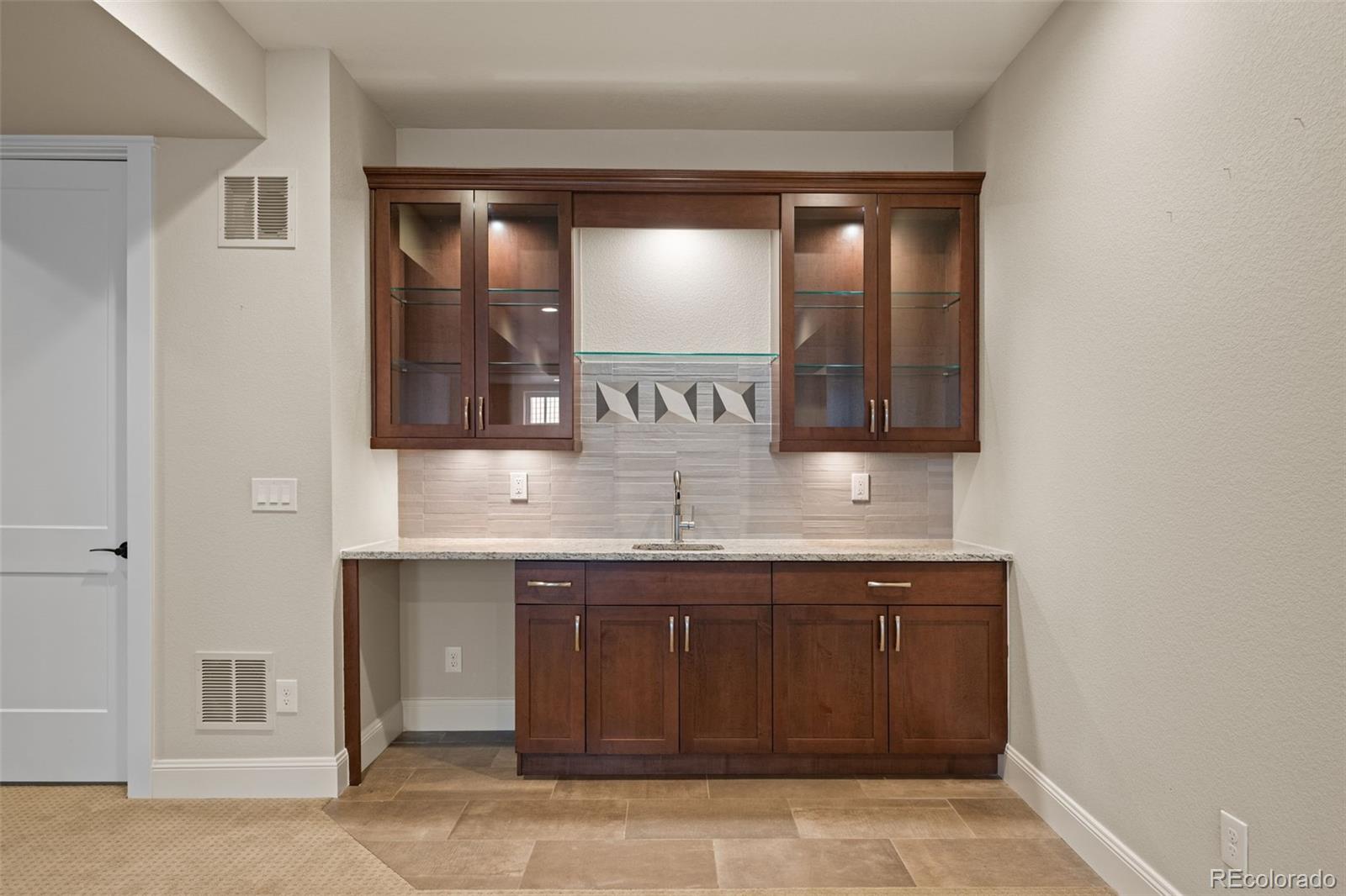 MLS Image #33 for 27001 e long circle,aurora, Colorado