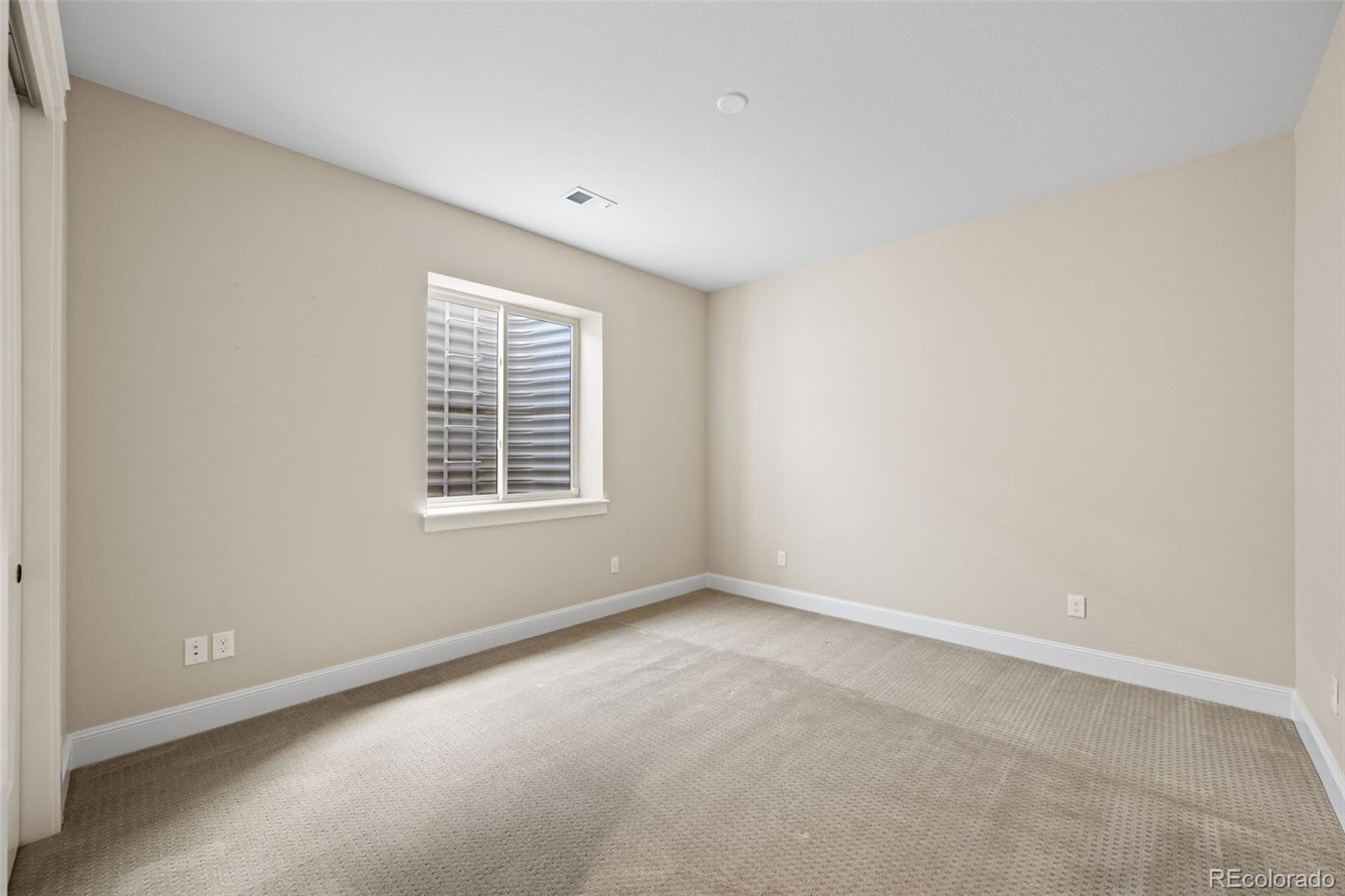 MLS Image #37 for 27001 e long circle,aurora, Colorado