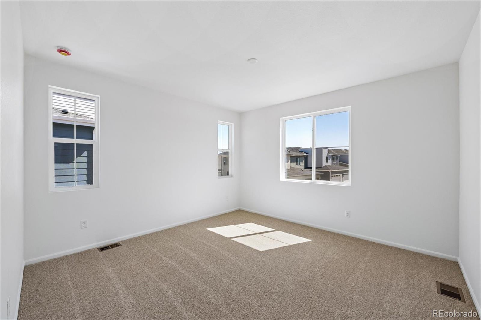 MLS Image #14 for 542  pagosa street,aurora, Colorado
