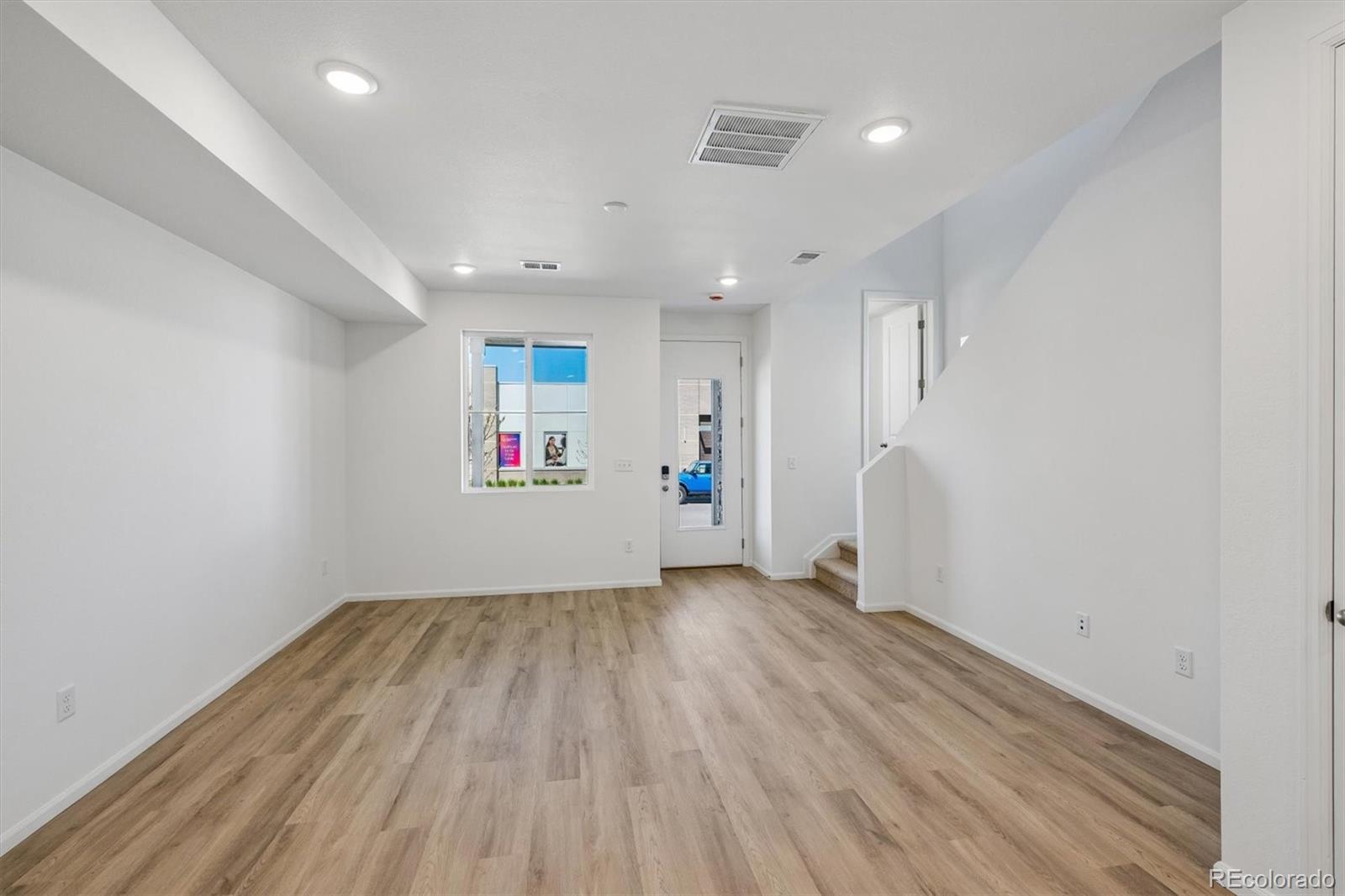 MLS Image #2 for 542  pagosa street,aurora, Colorado