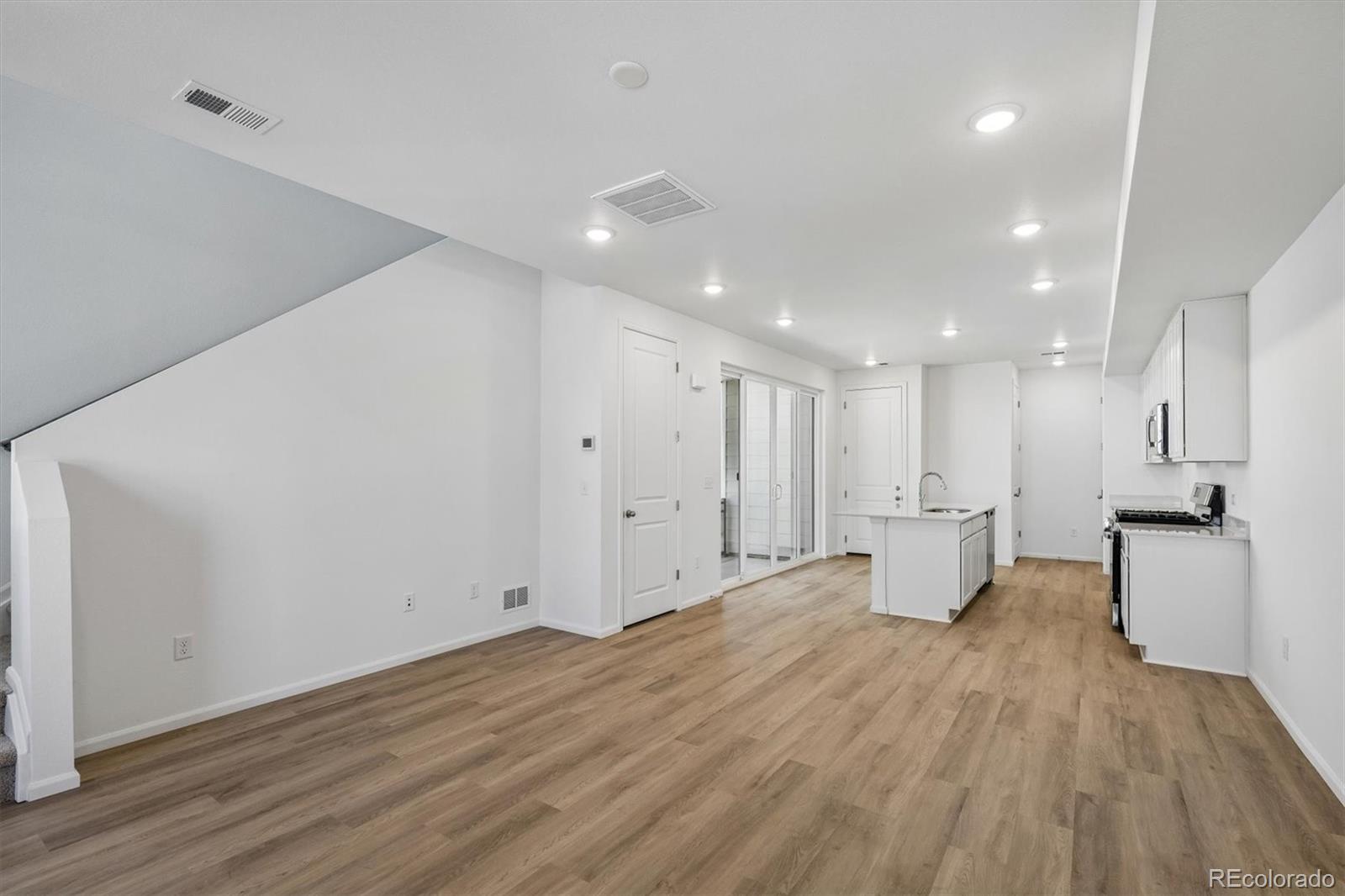MLS Image #3 for 542  pagosa street,aurora, Colorado