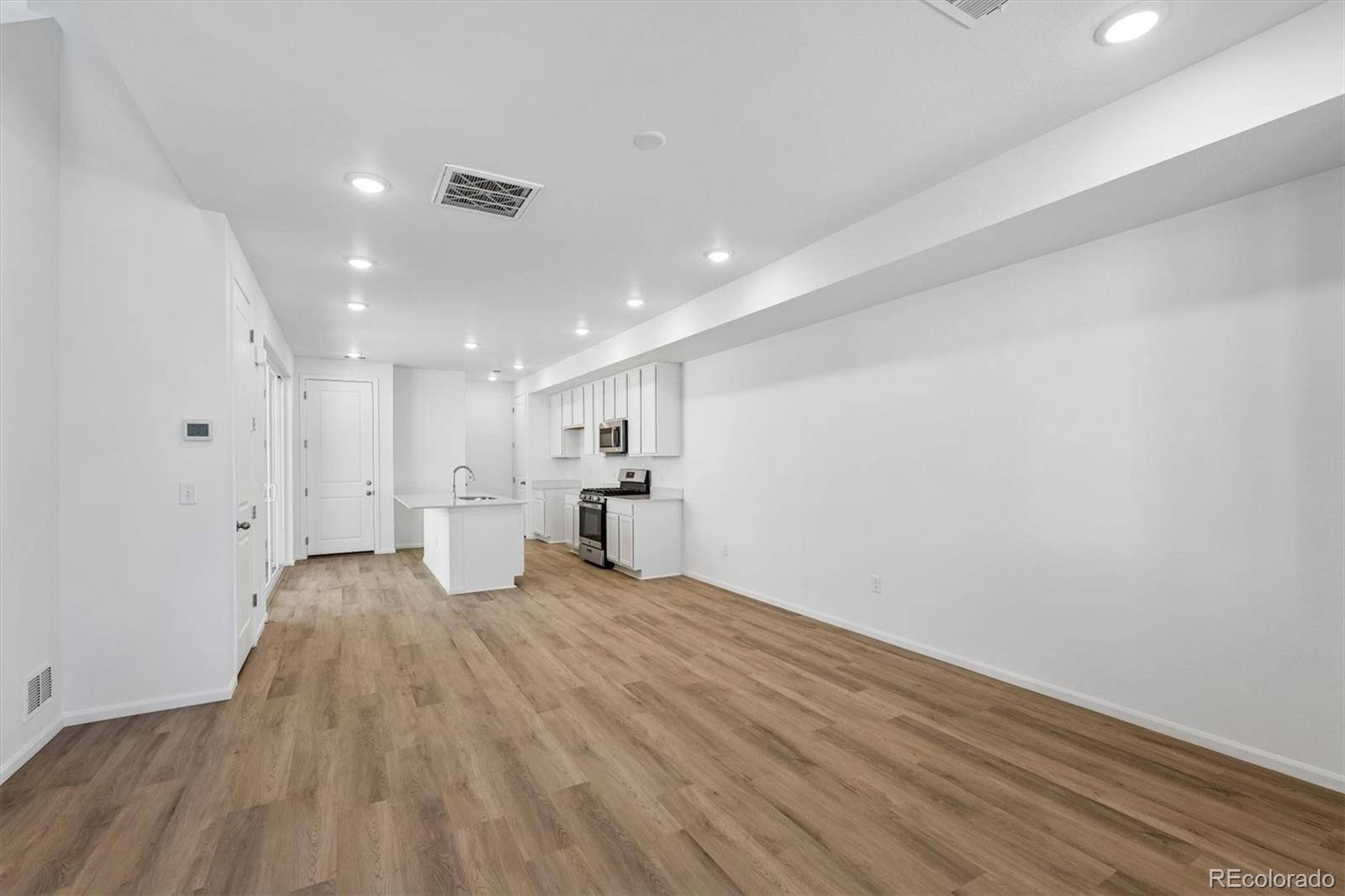 MLS Image #4 for 542  pagosa street,aurora, Colorado