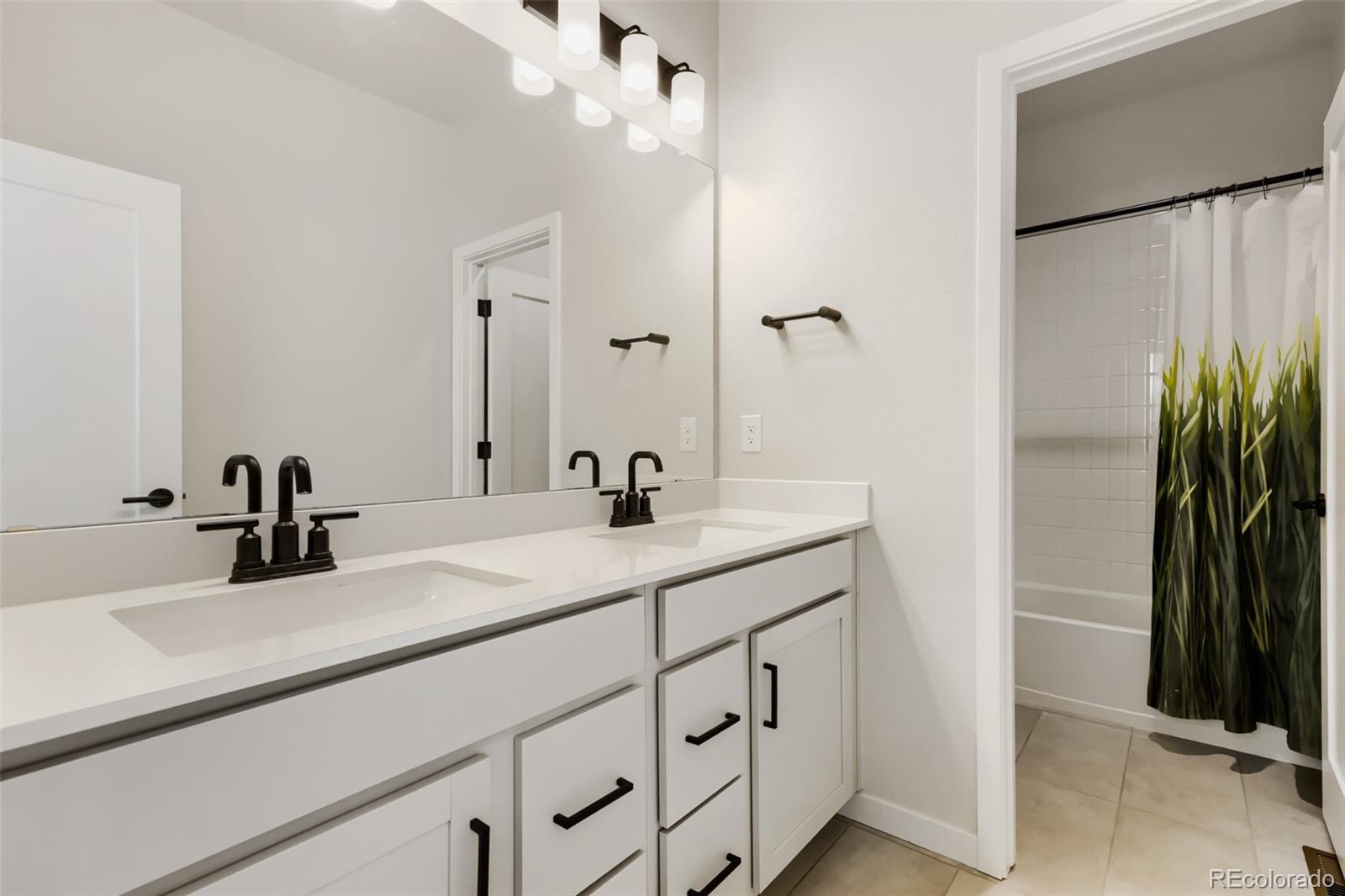 MLS Image #16 for 2691 e 102nd place,denver, Colorado