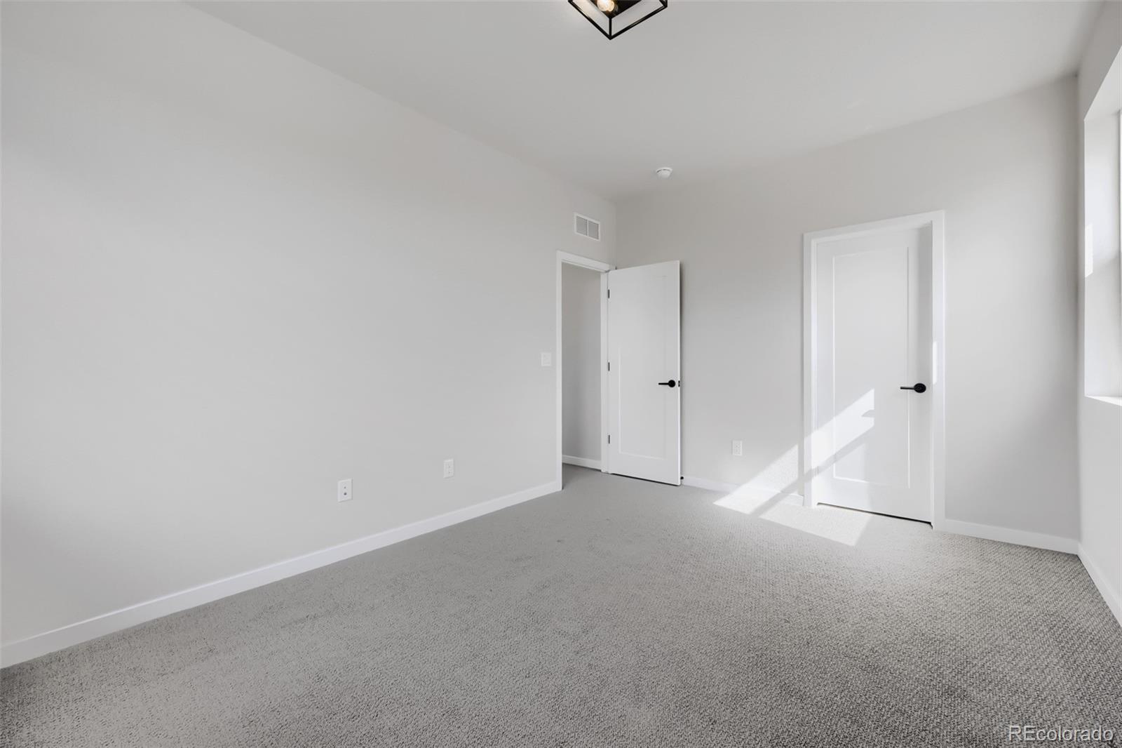 MLS Image #22 for 2691 e 102nd place,denver, Colorado