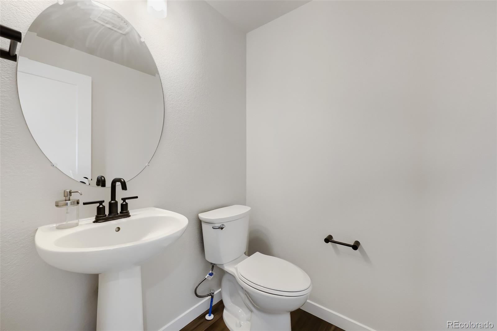 MLS Image #24 for 2691 e 102nd place,denver, Colorado