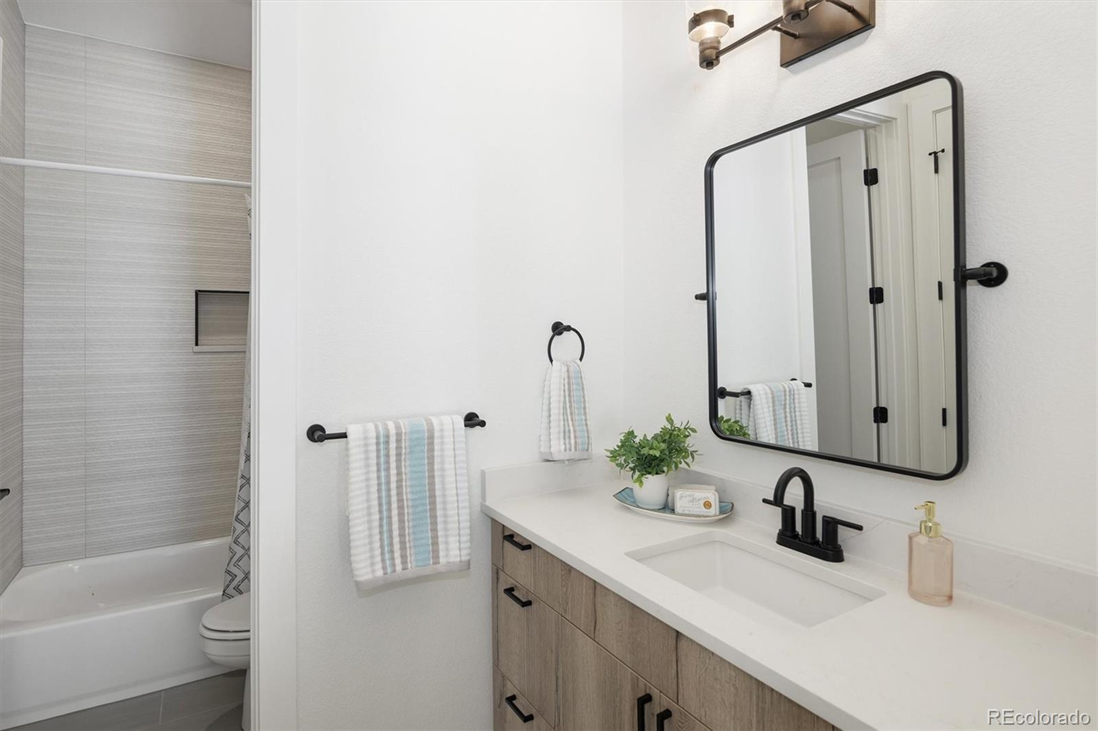 MLS Image #29 for 4541 s clarkson street,englewood, Colorado