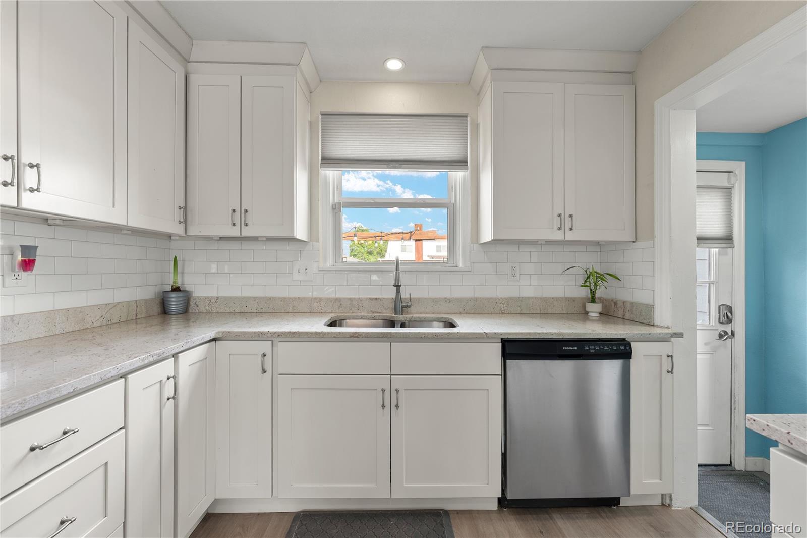 MLS Image #15 for 1960  oakland street,aurora, Colorado