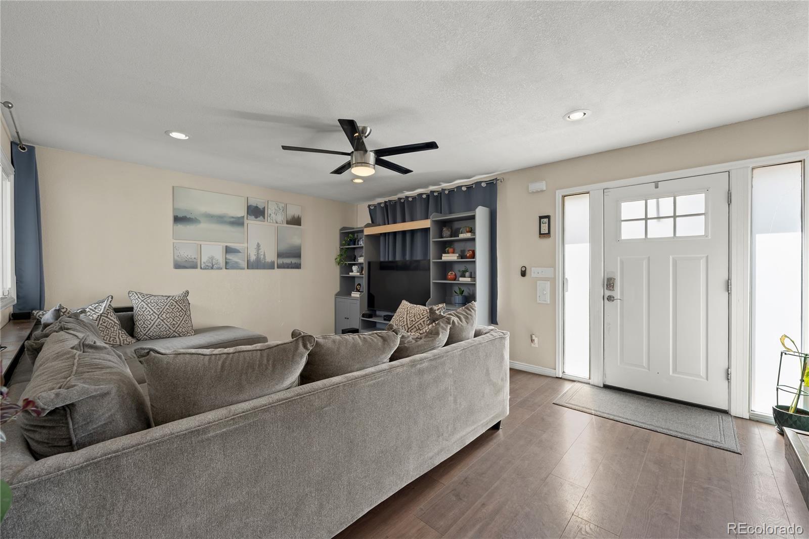 MLS Image #2 for 1960  oakland street,aurora, Colorado
