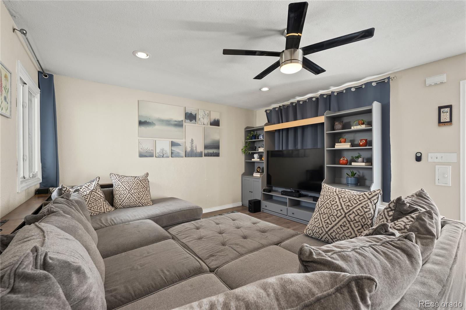 MLS Image #3 for 1960  oakland street,aurora, Colorado