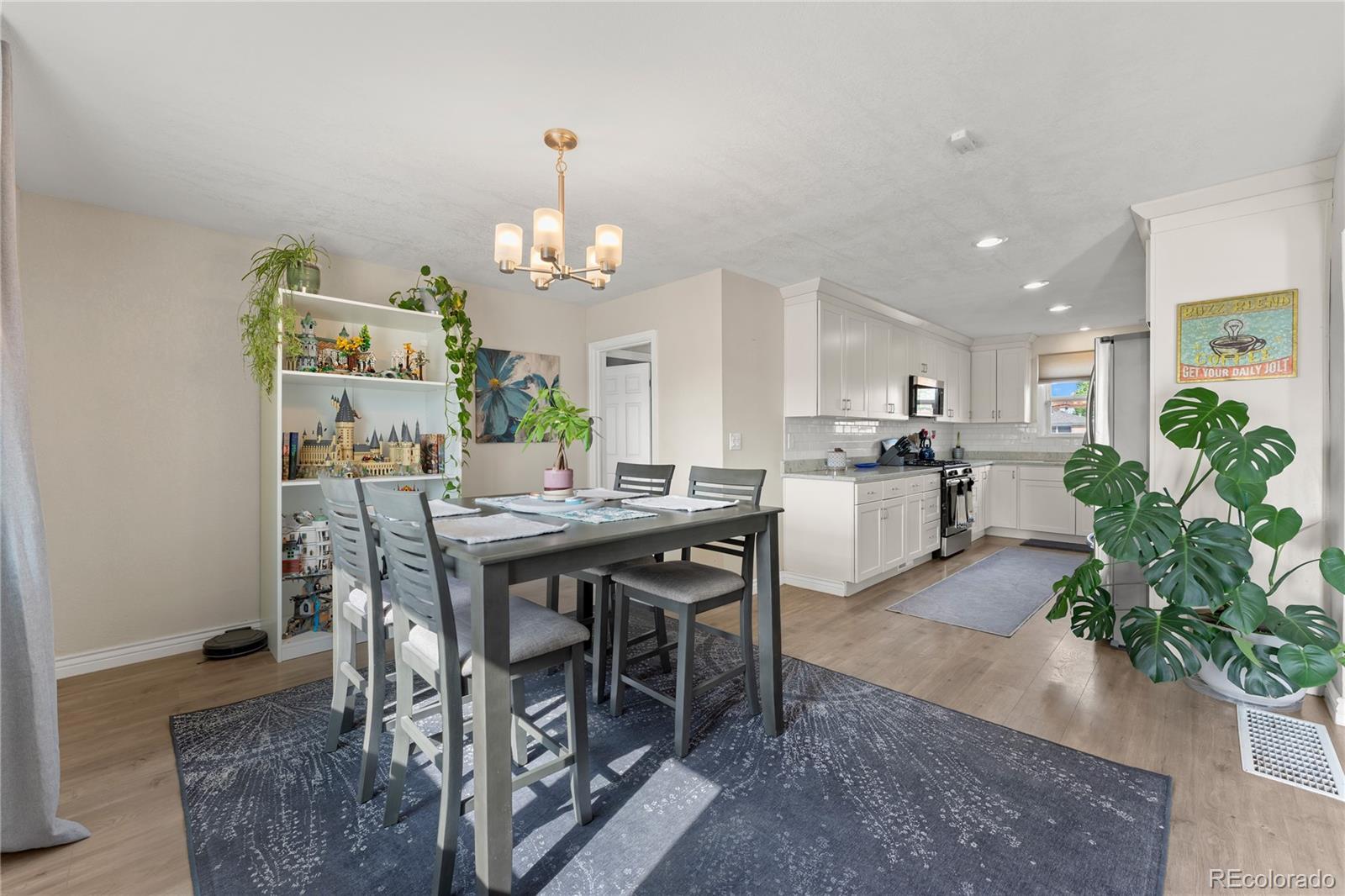 MLS Image #7 for 1960  oakland street,aurora, Colorado