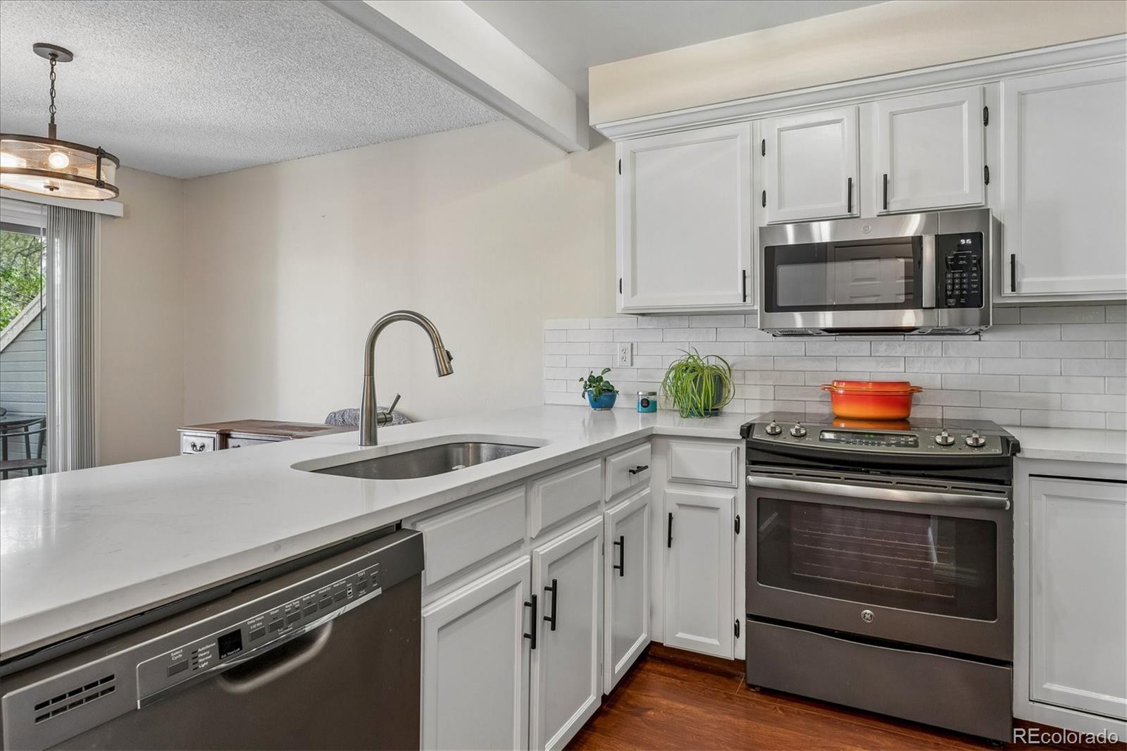 MLS Image #4 for 2821 w long drive d,littleton, Colorado