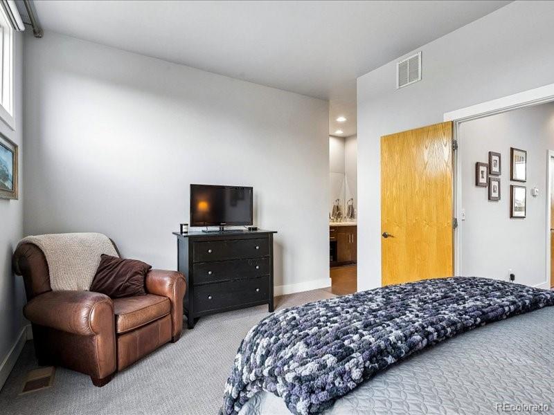 MLS Image #18 for 2310  central park boulevard,denver, Colorado