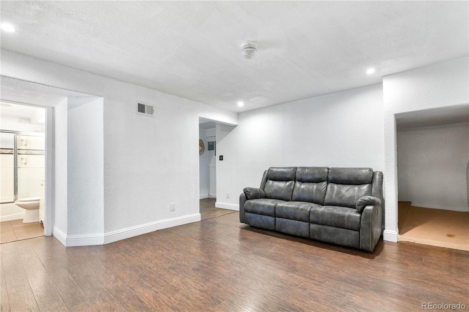 MLS Image #11 for 4501 w alaska place,denver, Colorado