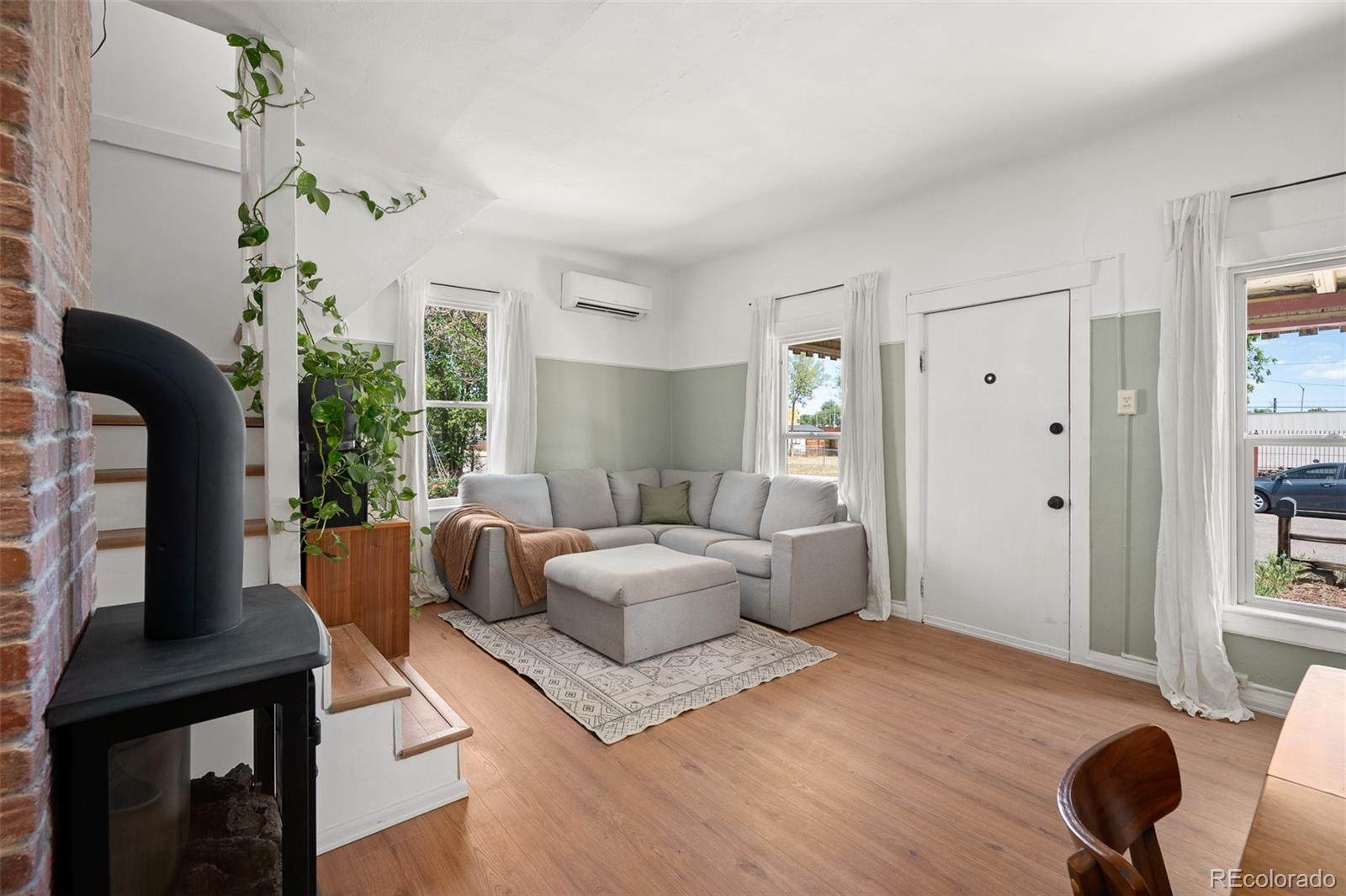 MLS Image #5 for 2471 s galapago street,denver, Colorado