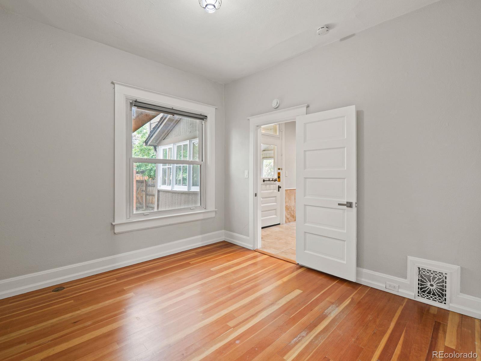 MLS Image #17 for 350 s lincoln street,denver, Colorado