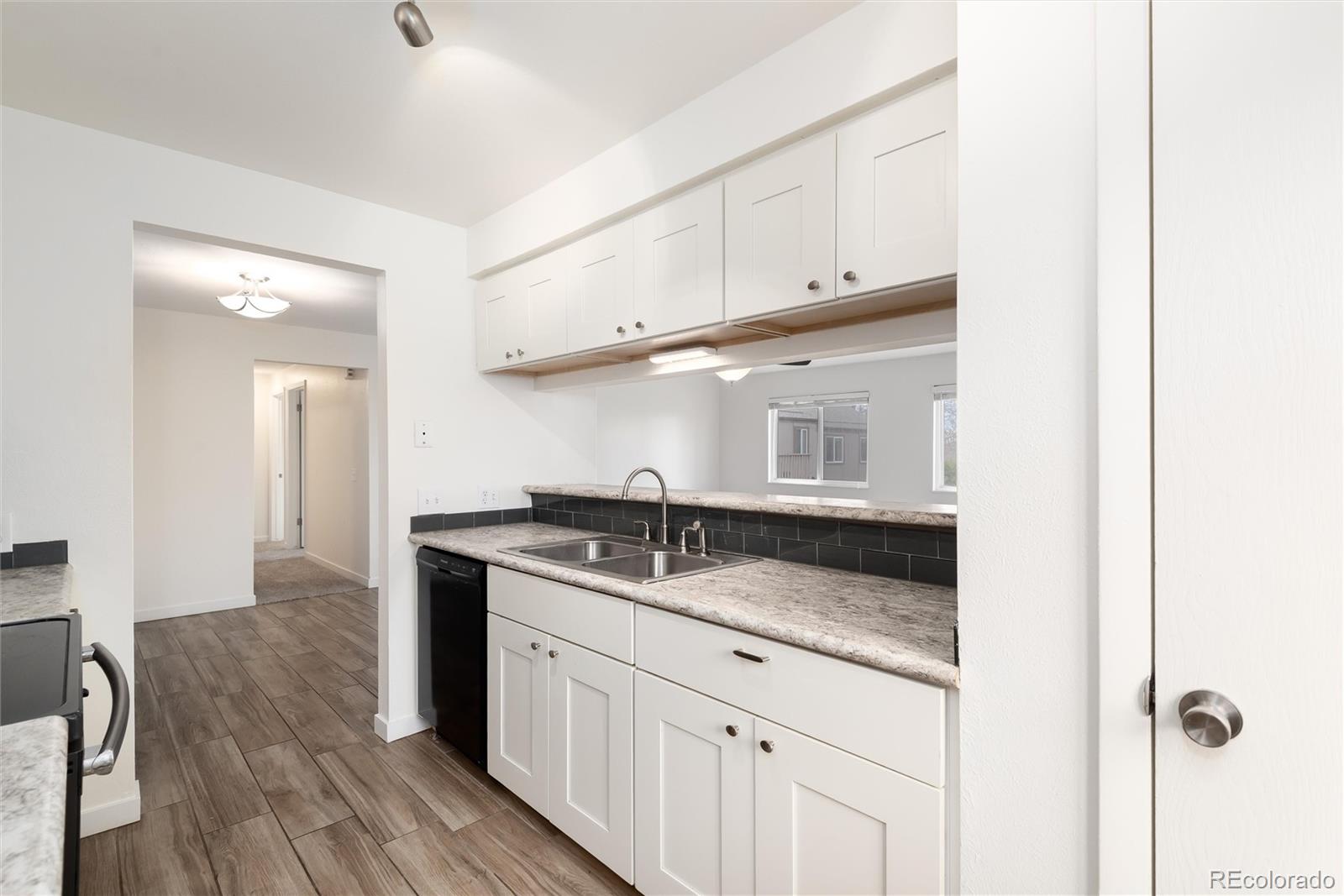 MLS Image #11 for 7700 w glasgow place,littleton, Colorado