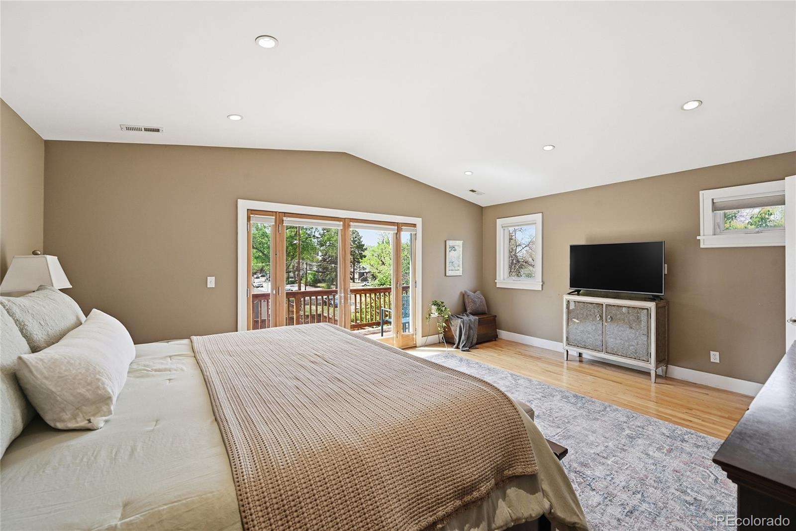 MLS Image #14 for 2001 s fillmore street,denver, Colorado