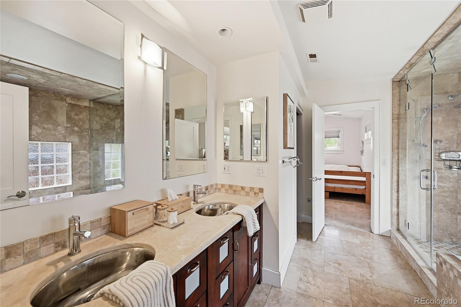 MLS Image #15 for 2001 s fillmore street,denver, Colorado