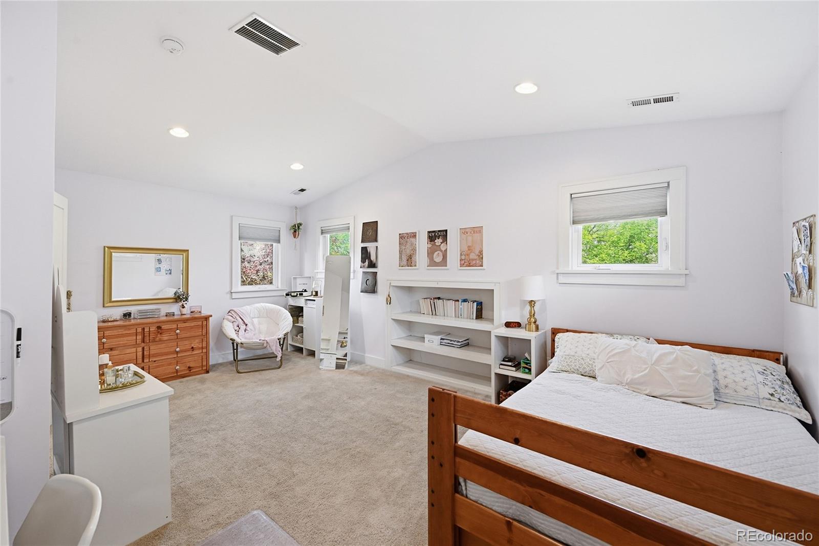 MLS Image #17 for 2001 s fillmore street,denver, Colorado