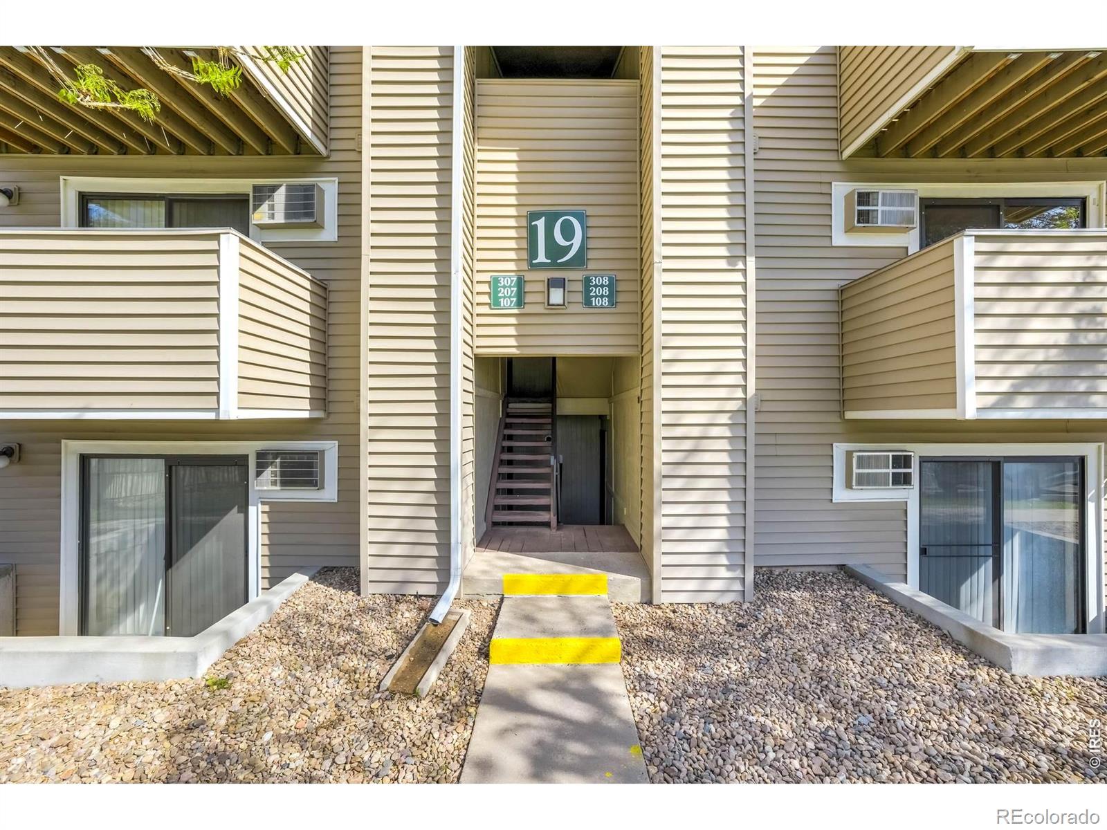 MLS Image #4 for 10150 e virginia avenue,denver, Colorado