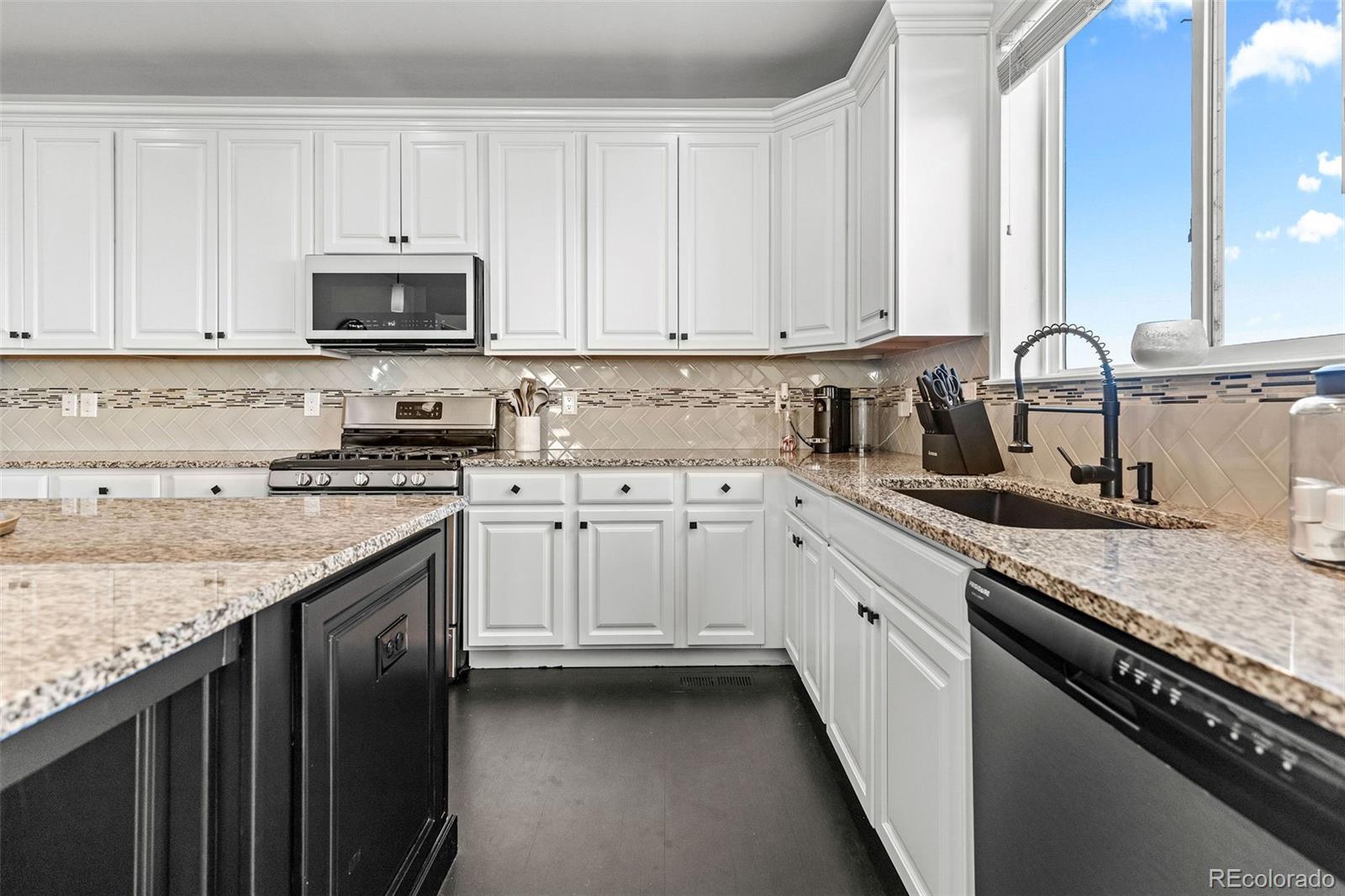 MLS Image #19 for 15511  village circle,commerce city, Colorado