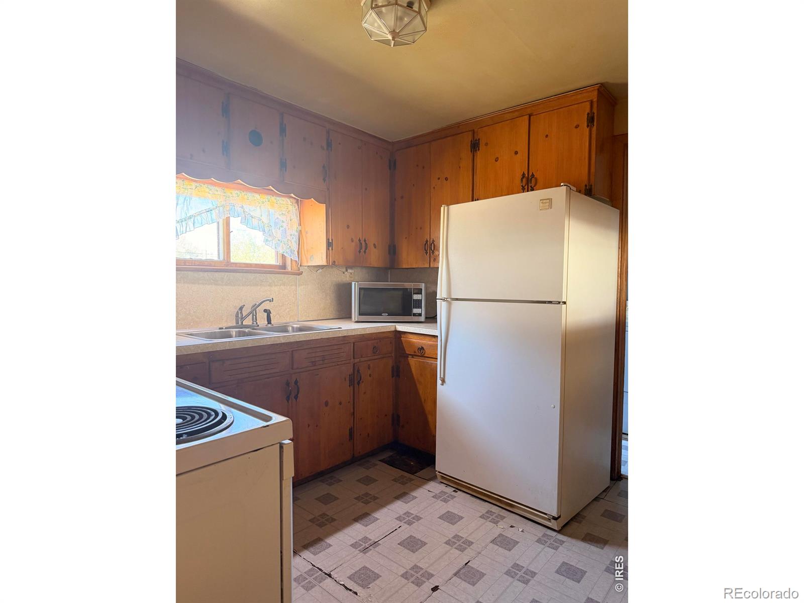 MLS Image #3 for 117  pine street,log lane village, Colorado