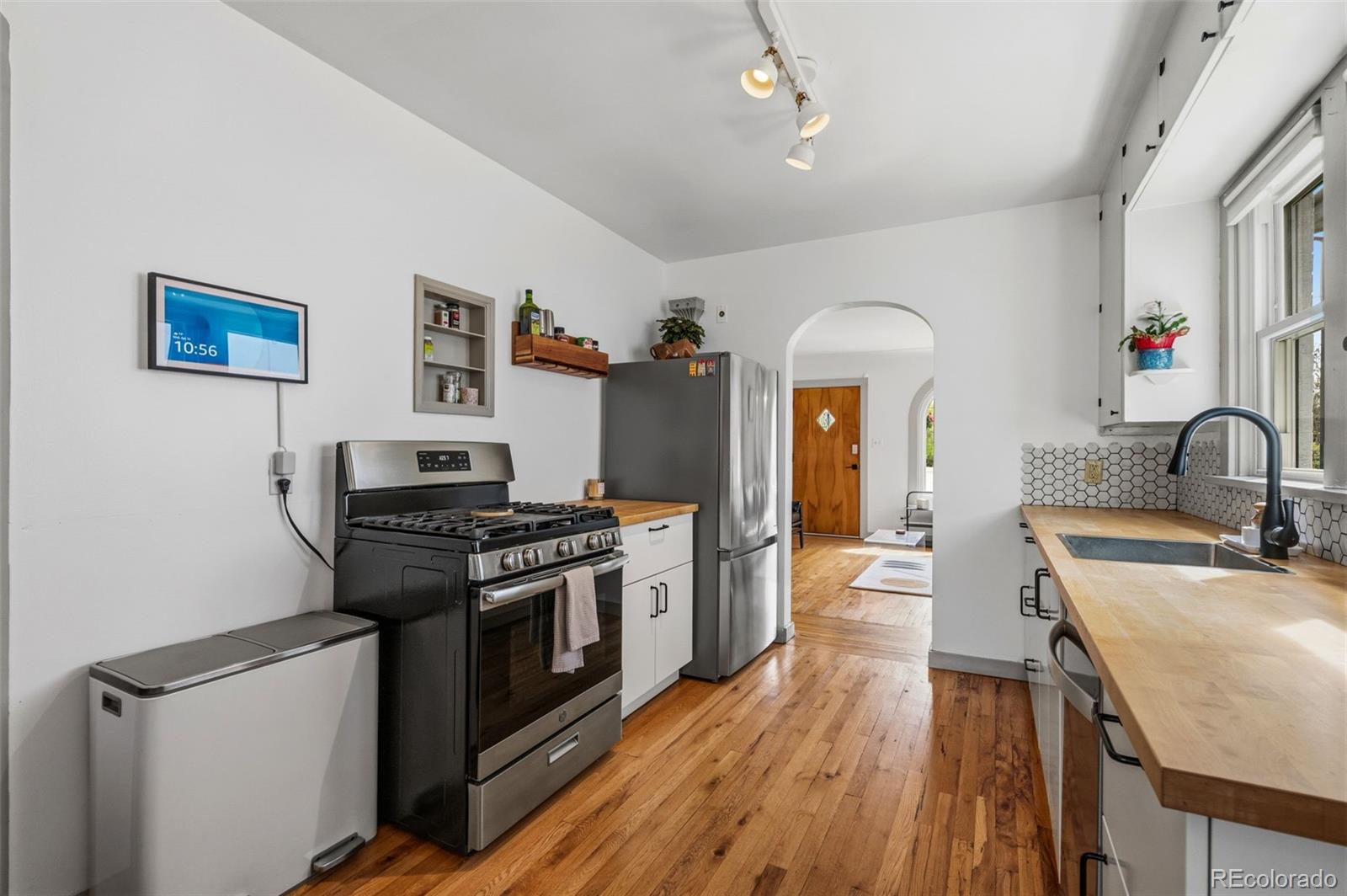 MLS Image #10 for 1095  carr street,lakewood, Colorado